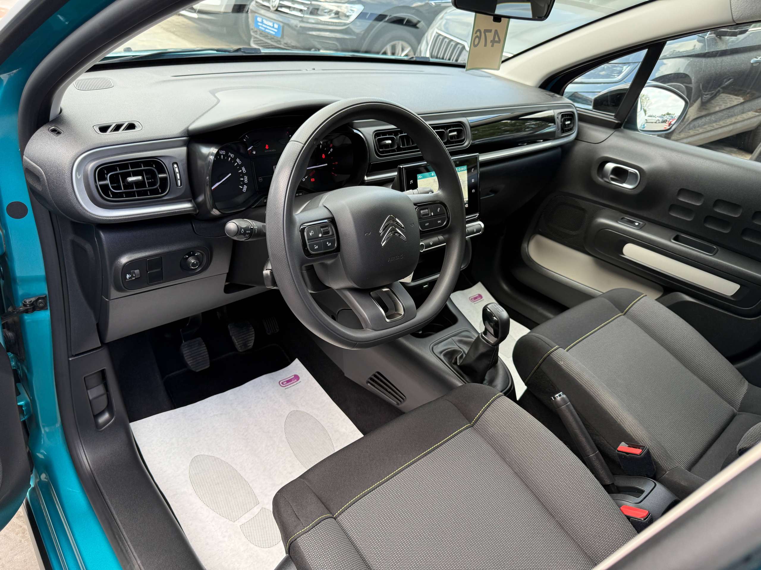 800aed50-93df-4a97-9c6e-919e78a1267413-citroen-c3-1-2i-83pk-navigatie-carplay-bluetooth-full-led-airco-pdc-lane-assist.jpg