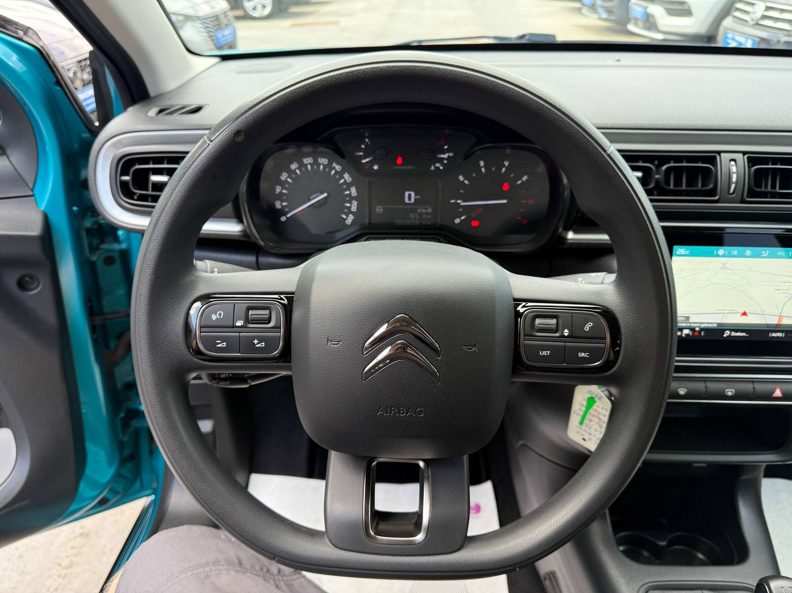 800aed50-93df-4a97-9c6e-919e78a1267417-citroen-c3-1-2i-83pk-navigatie-carplay-bluetooth-full-led-airco-pdc-lane-assist.jpg