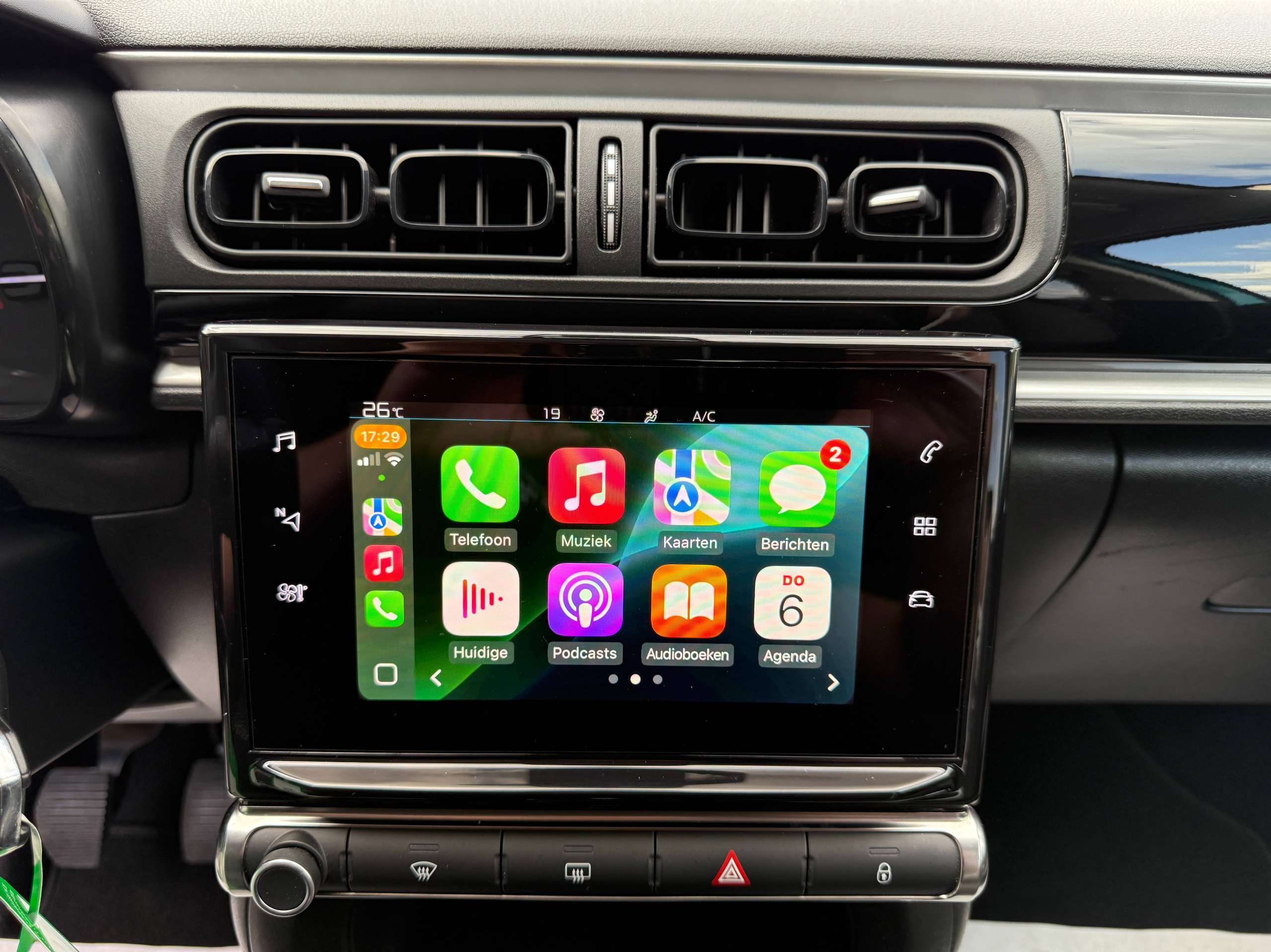 800aed50-93df-4a97-9c6e-919e78a1267424-citroen-c3-1-2i-83pk-navigatie-carplay-bluetooth-full-led-airco-pdc-lane-assist.jpg