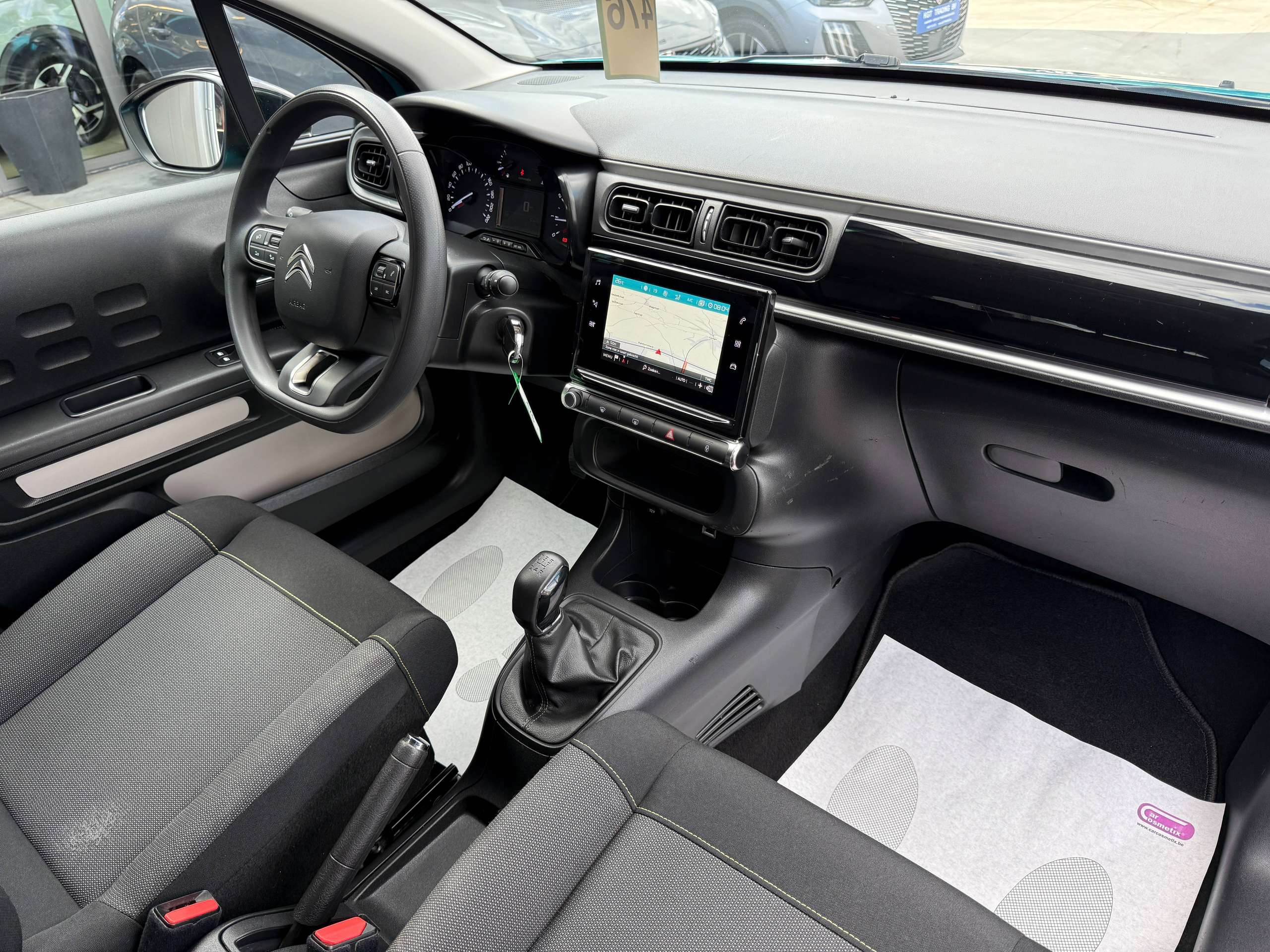 800aed50-93df-4a97-9c6e-919e78a1267427-citroen-c3-1-2i-83pk-navigatie-carplay-bluetooth-full-led-airco-pdc-lane-assist.jpg