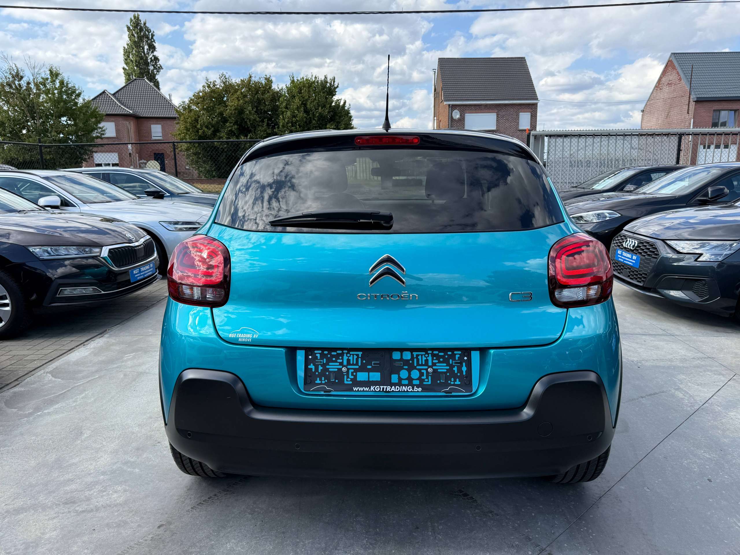 800aed50-93df-4a97-9c6e-919e78a126746-citroen-c3-1-2i-83pk-navigatie-carplay-bluetooth-full-led-airco-pdc-lane-assist.jpg