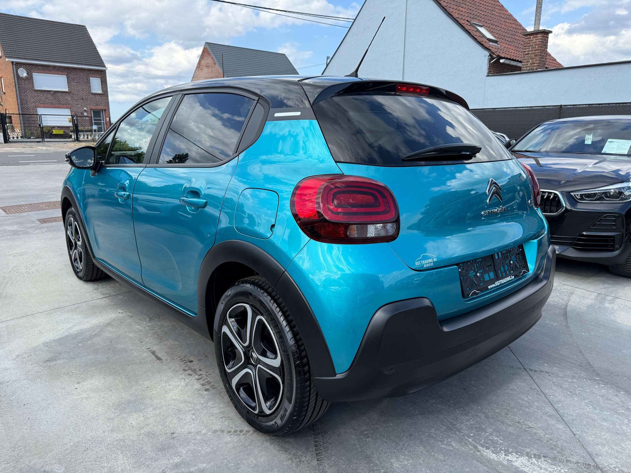 800aed50-93df-4a97-9c6e-919e78a126747-citroen-c3-1-2i-83pk-navigatie-carplay-bluetooth-full-led-airco-pdc-lane-assist.jpg