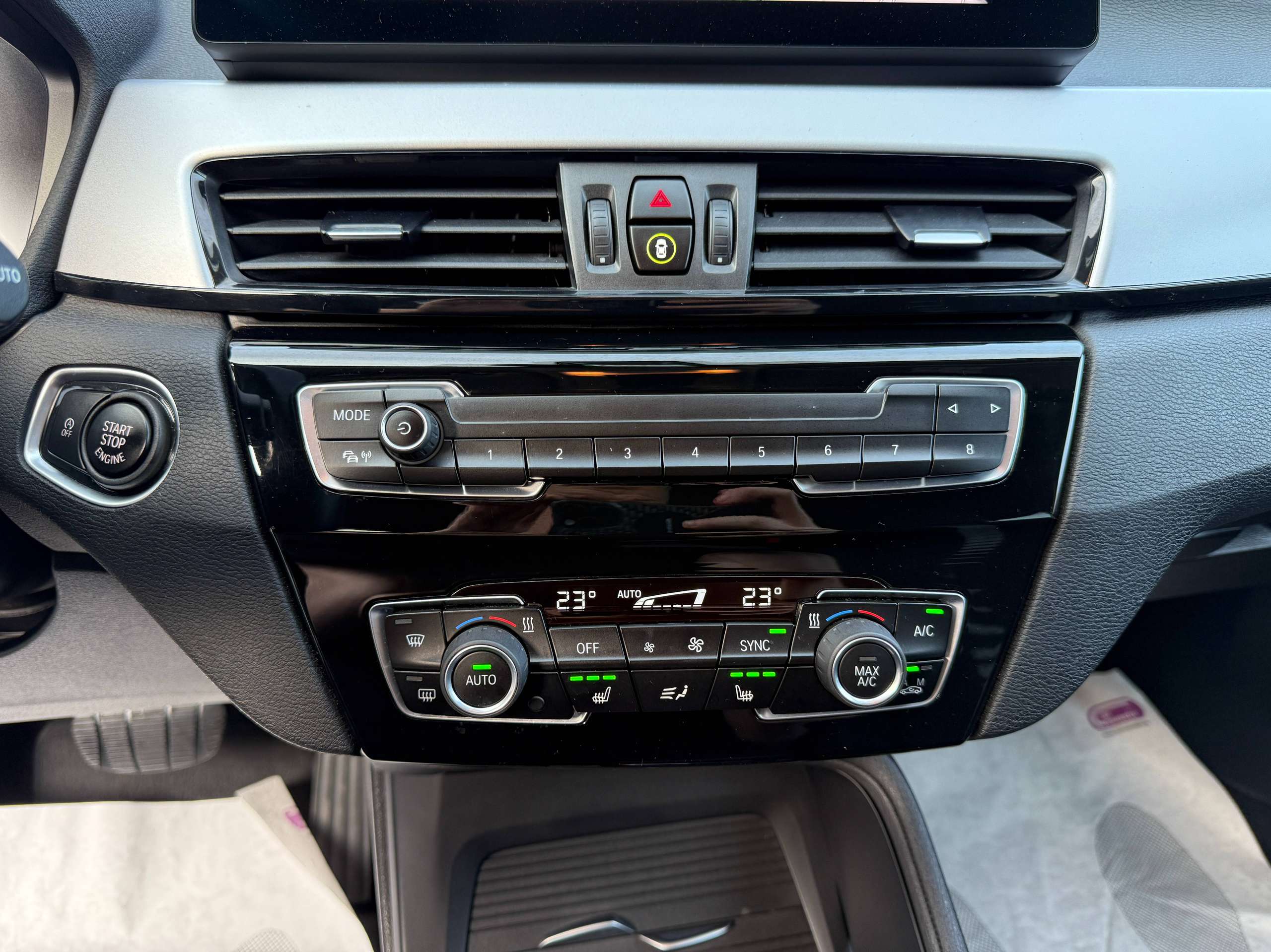 82c0851d-33d3-495b-99a9-f83d2e8ab79322-bmw-x1-1-5i-automaat-full-led-navi-camera-head-up-dab-pdc.jpg