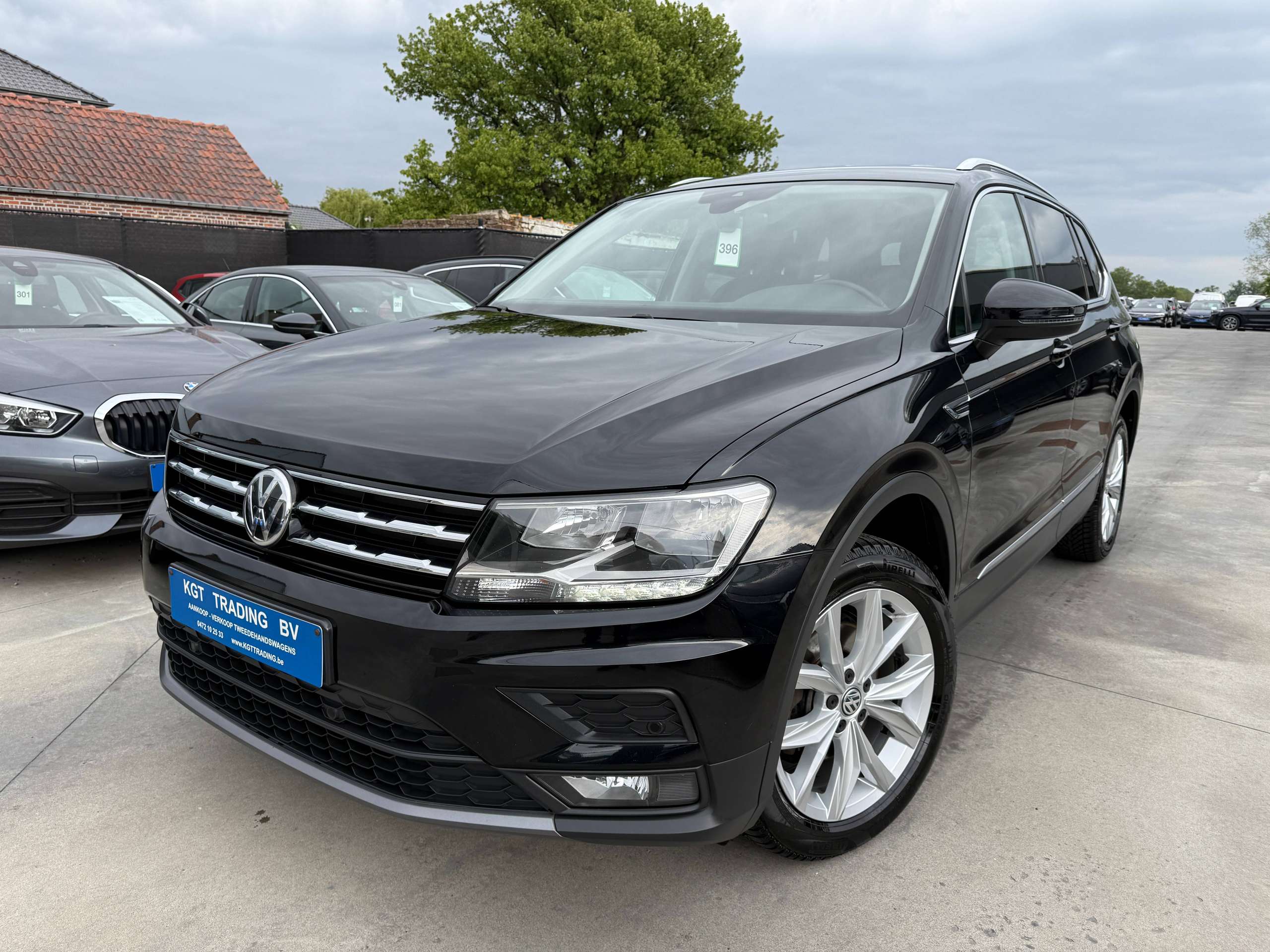 9ff25552-bbf1-49ce-8e9a-39f929fe702e1-volkswagen-tiguan-allspace-1-5-tsi-7-zetels-navigatie-zwart-leder-carplay-dab-pdc-alu.jpg