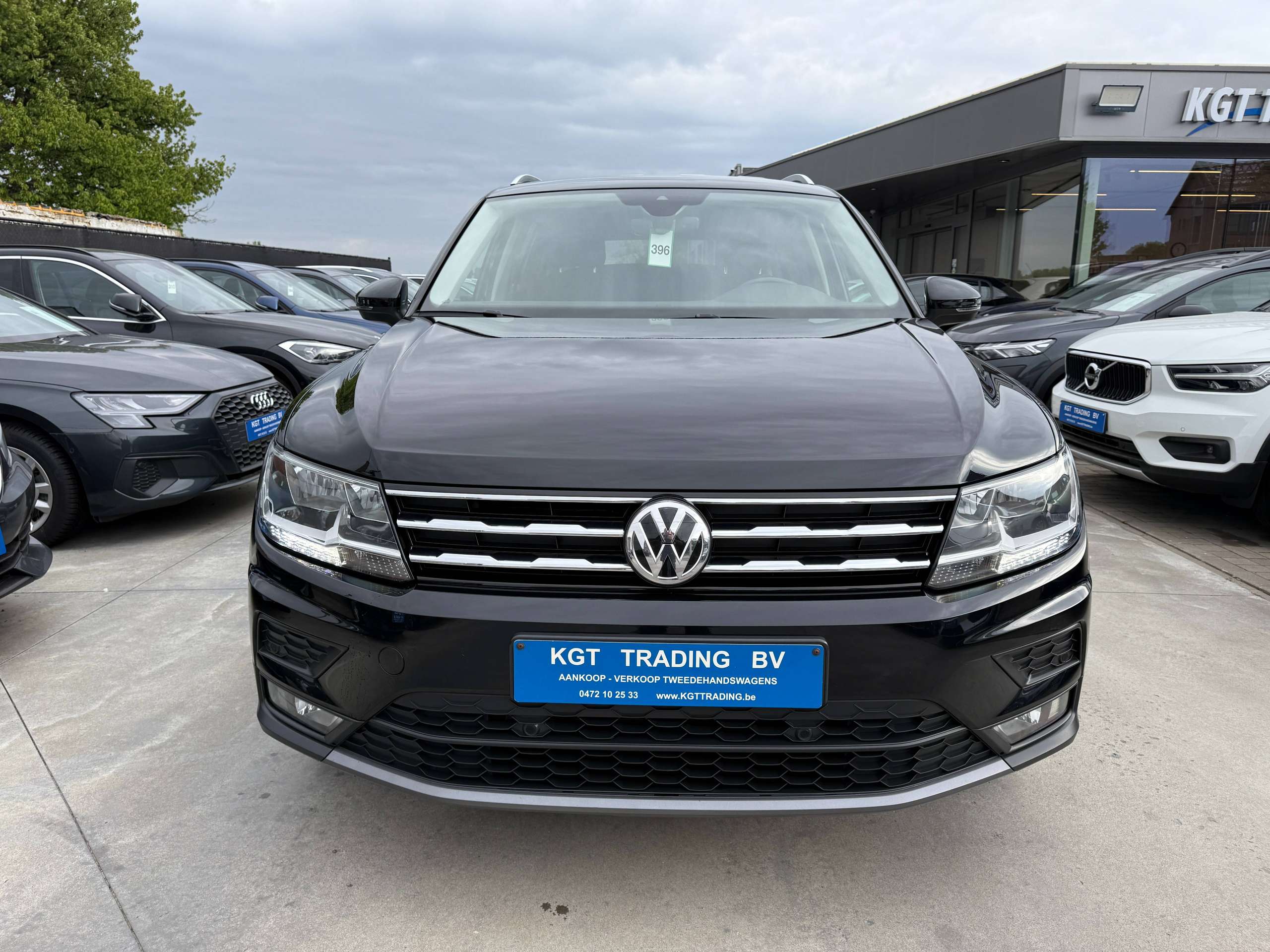 9ff25552-bbf1-49ce-8e9a-39f929fe702e2-volkswagen-tiguan-allspace-1-5-tsi-7-zetels-navigatie-zwart-leder-carplay-dab-pdc-alu.jpg