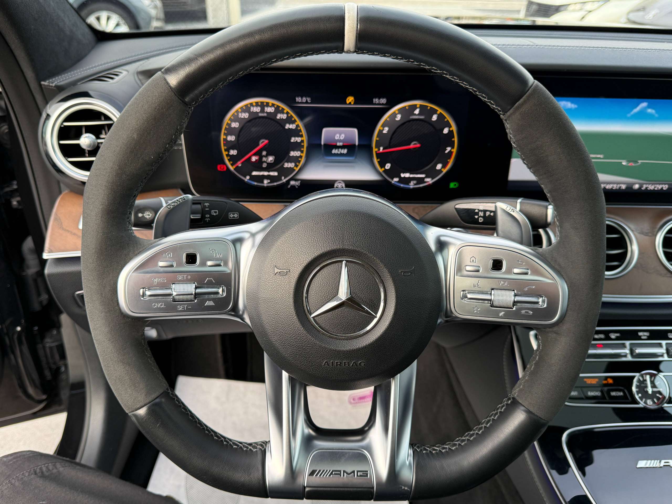 a6c9da61-f59d-4338-bcfa-b3a5eea854df23-mercedes-benz-e-63-amg-s-4matic-performance-seats-360-pano-drivers-pack.jpg