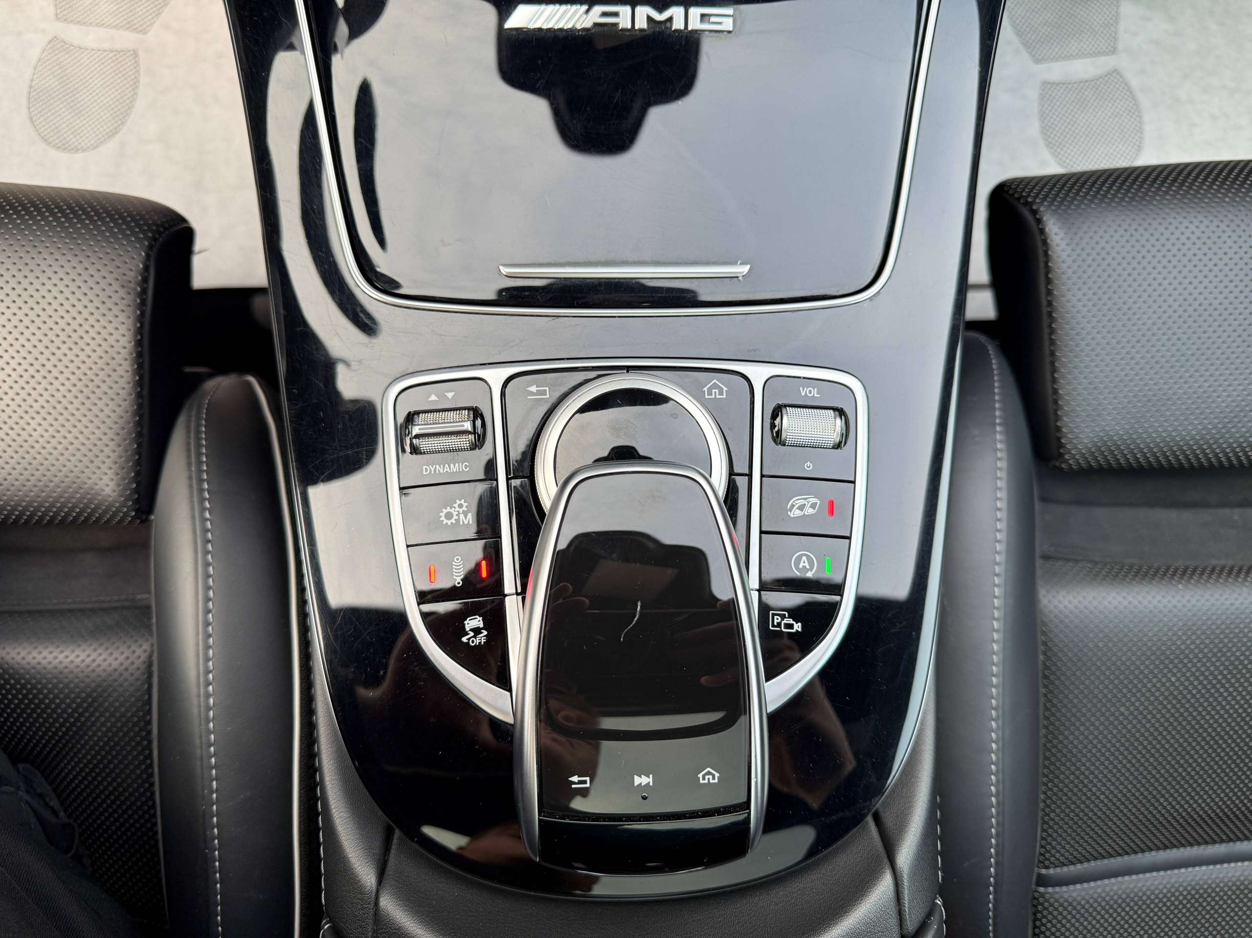 a6c9da61-f59d-4338-bcfa-b3a5eea854df26-mercedes-benz-e-63-amg-s-4matic-performance-seats-360-pano-drivers-pack.jpg