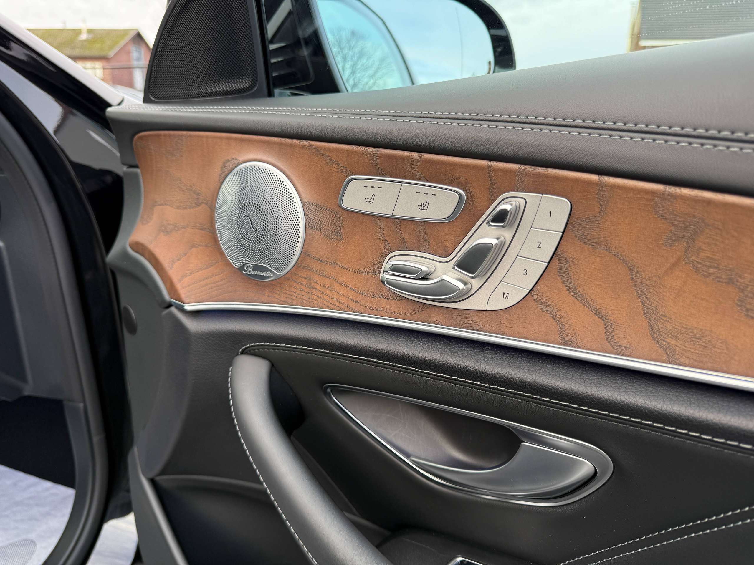 a6c9da61-f59d-4338-bcfa-b3a5eea854df37-mercedes-benz-e-63-amg-s-4matic-performance-seats-360-pano-drivers-pack.jpg