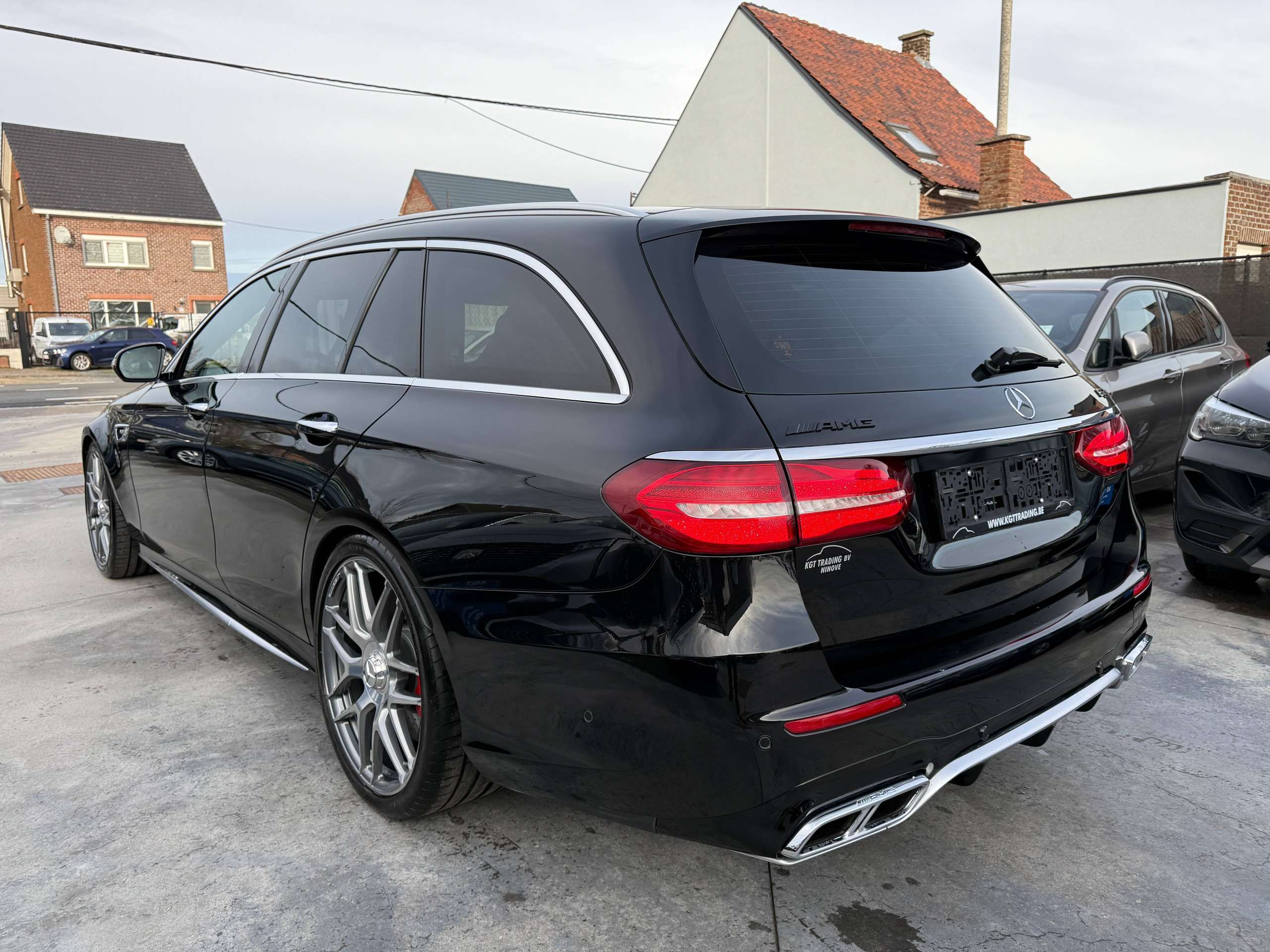 a6c9da61-f59d-4338-bcfa-b3a5eea854df7-mercedes-benz-e-63-amg-s-4matic-performance-seats-360-pano-drivers-pack.jpg