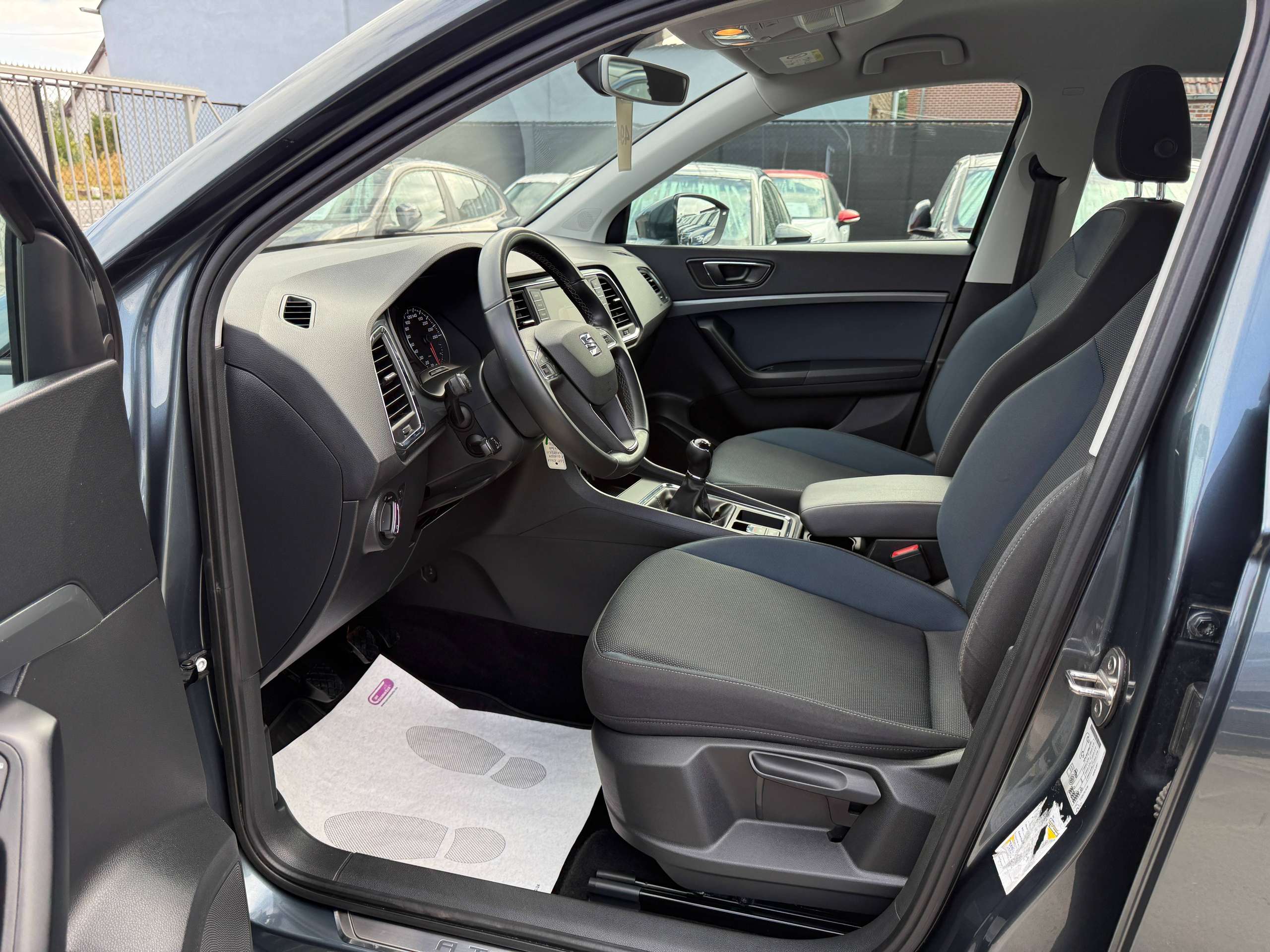 a9db8150-0fa6-4ab8-bad0-5d6637eedab112-seat-ateca-1-0-tsi-115pk-navigatie-bluetooth-parkeersensoren-led-alu-airco.jpg
