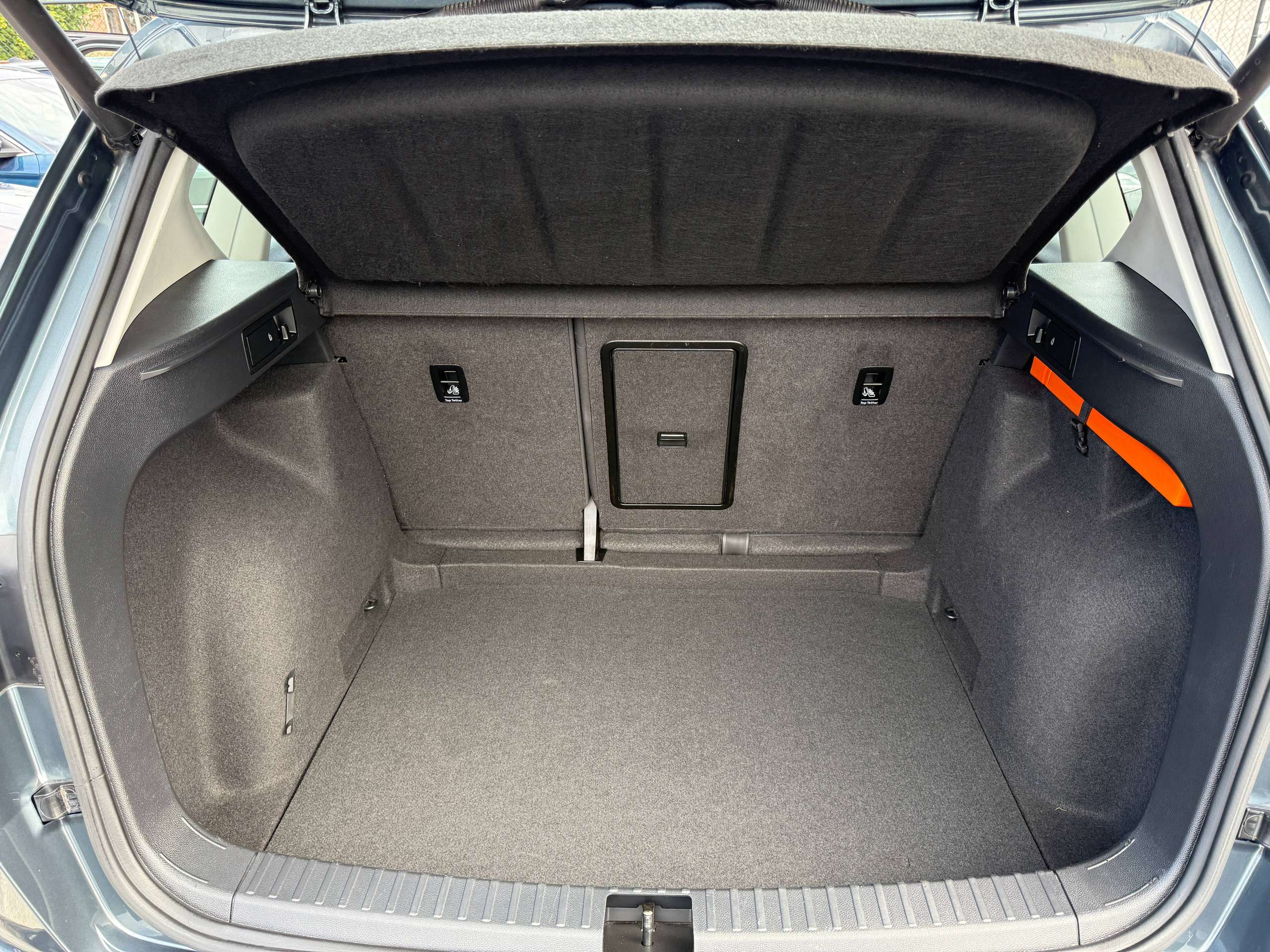 a9db8150-0fa6-4ab8-bad0-5d6637eedab115-seat-ateca-1-0-tsi-115pk-navigatie-bluetooth-parkeersensoren-led-alu-airco.jpg