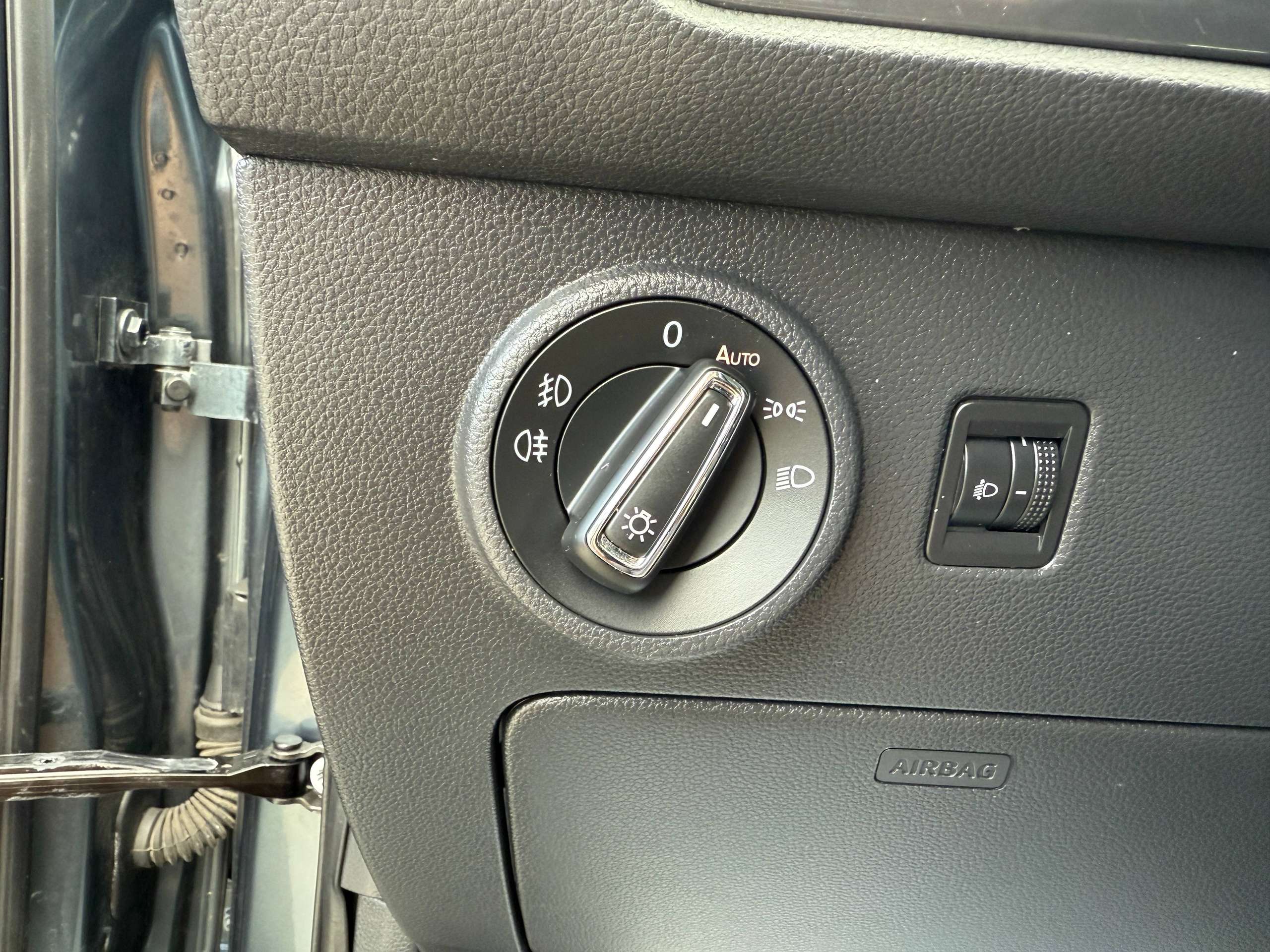 a9db8150-0fa6-4ab8-bad0-5d6637eedab118-seat-ateca-1-0-tsi-115pk-navigatie-bluetooth-parkeersensoren-led-alu-airco.jpg