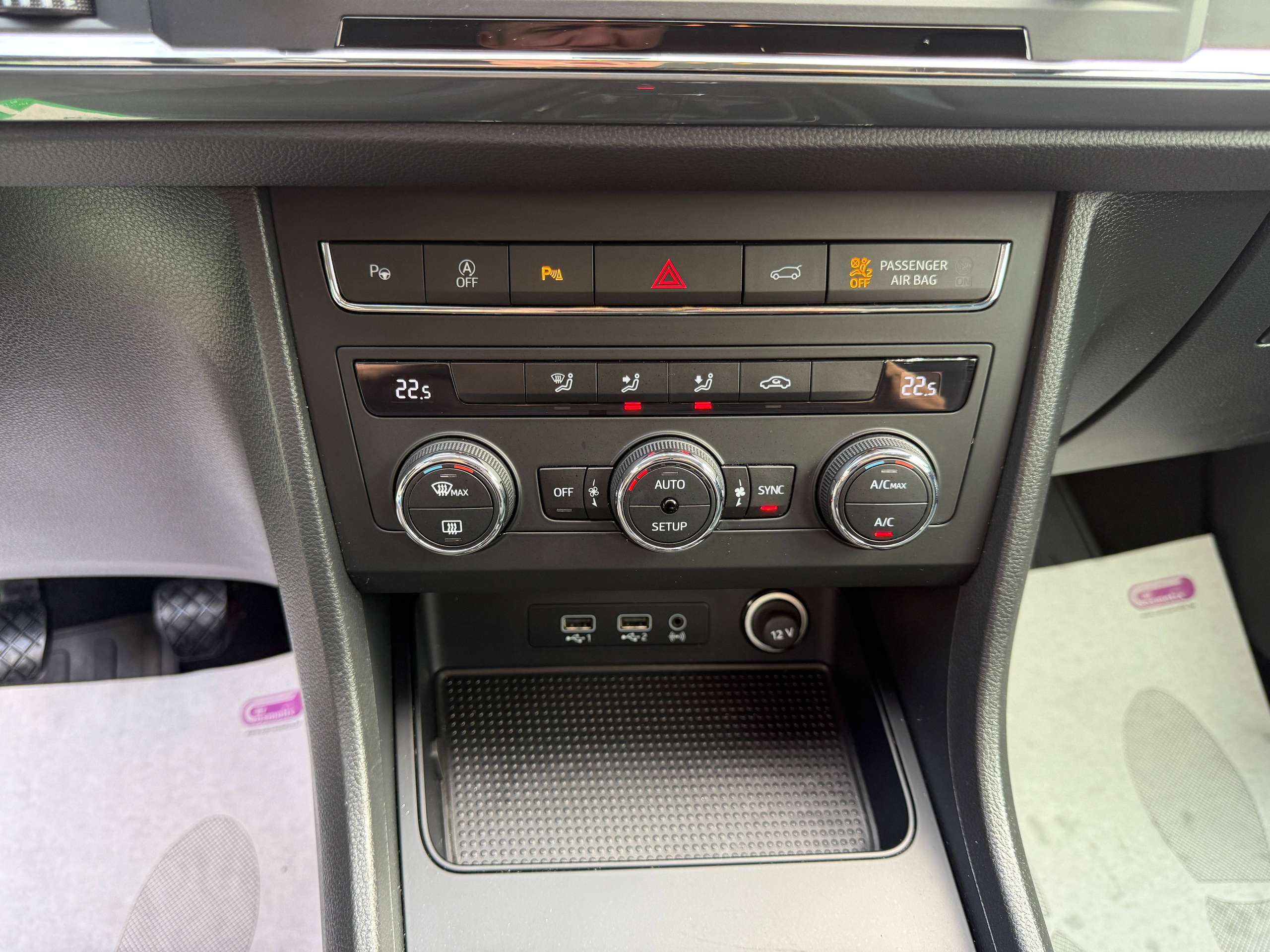 a9db8150-0fa6-4ab8-bad0-5d6637eedab121-seat-ateca-1-0-tsi-115pk-navigatie-bluetooth-parkeersensoren-led-alu-airco.jpg