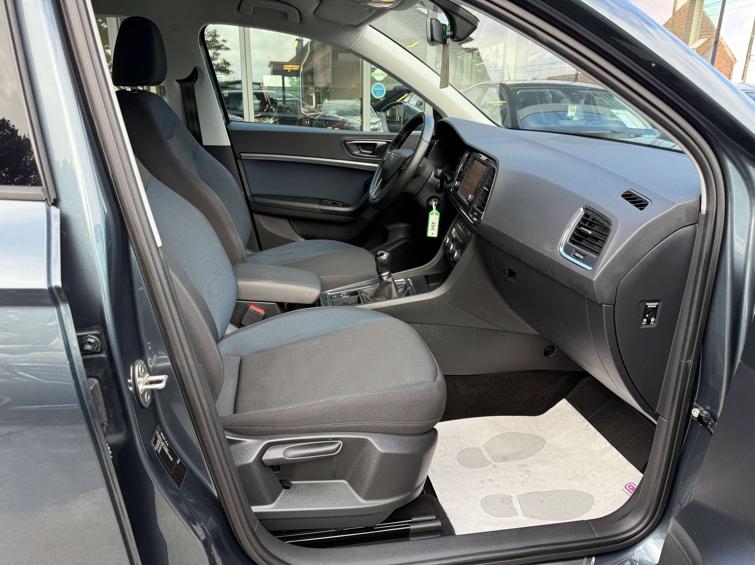 a9db8150-0fa6-4ab8-bad0-5d6637eedab125-seat-ateca-1-0-tsi-115pk-navigatie-bluetooth-parkeersensoren-led-alu-airco.jpg