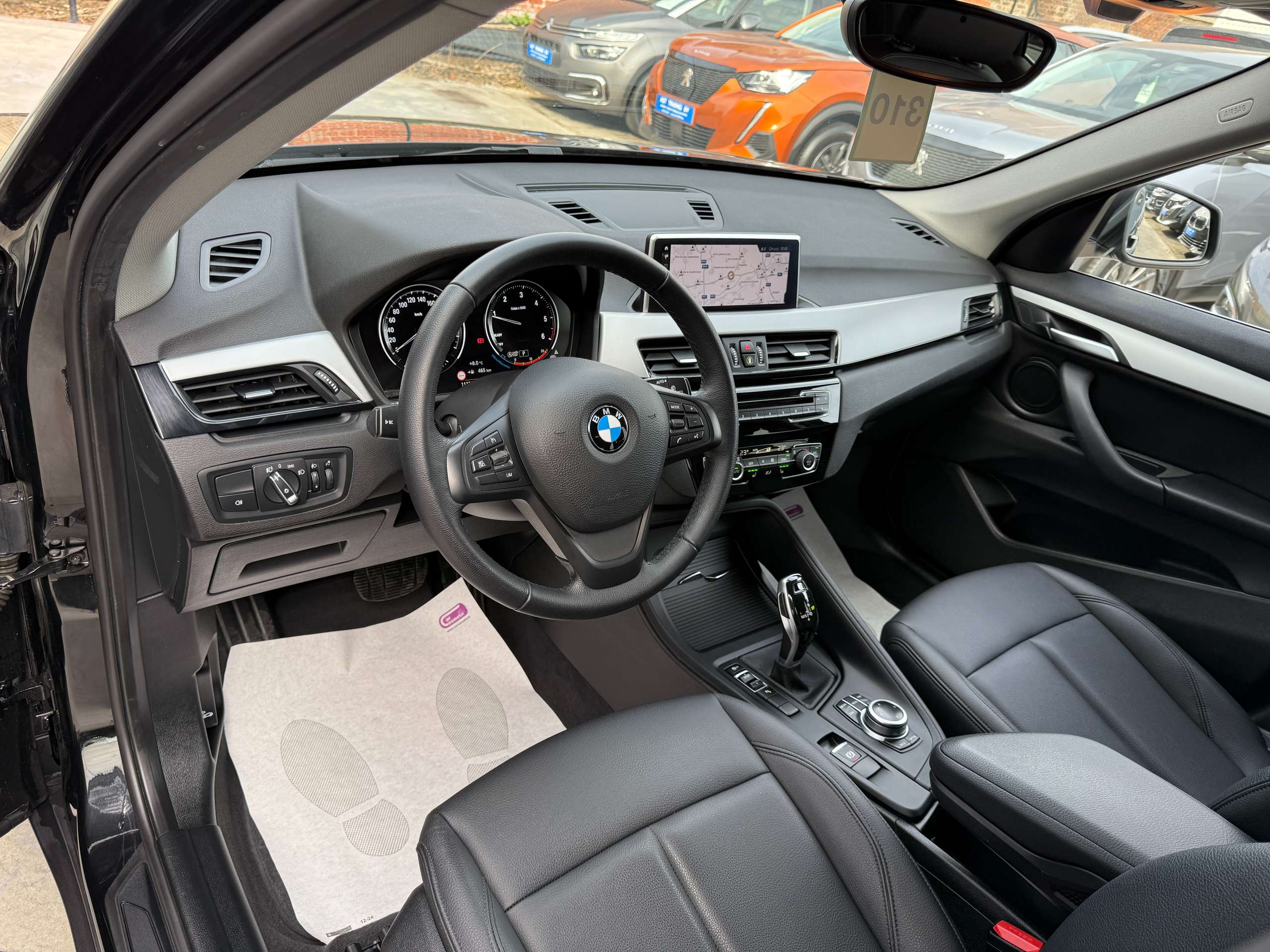 abebf4b4-4e2e-4f39-8652-0833e68b01e114-bmw-x1-2-0da-136pk-automaat-navi-zwart-leder-full-led-camera.jpg