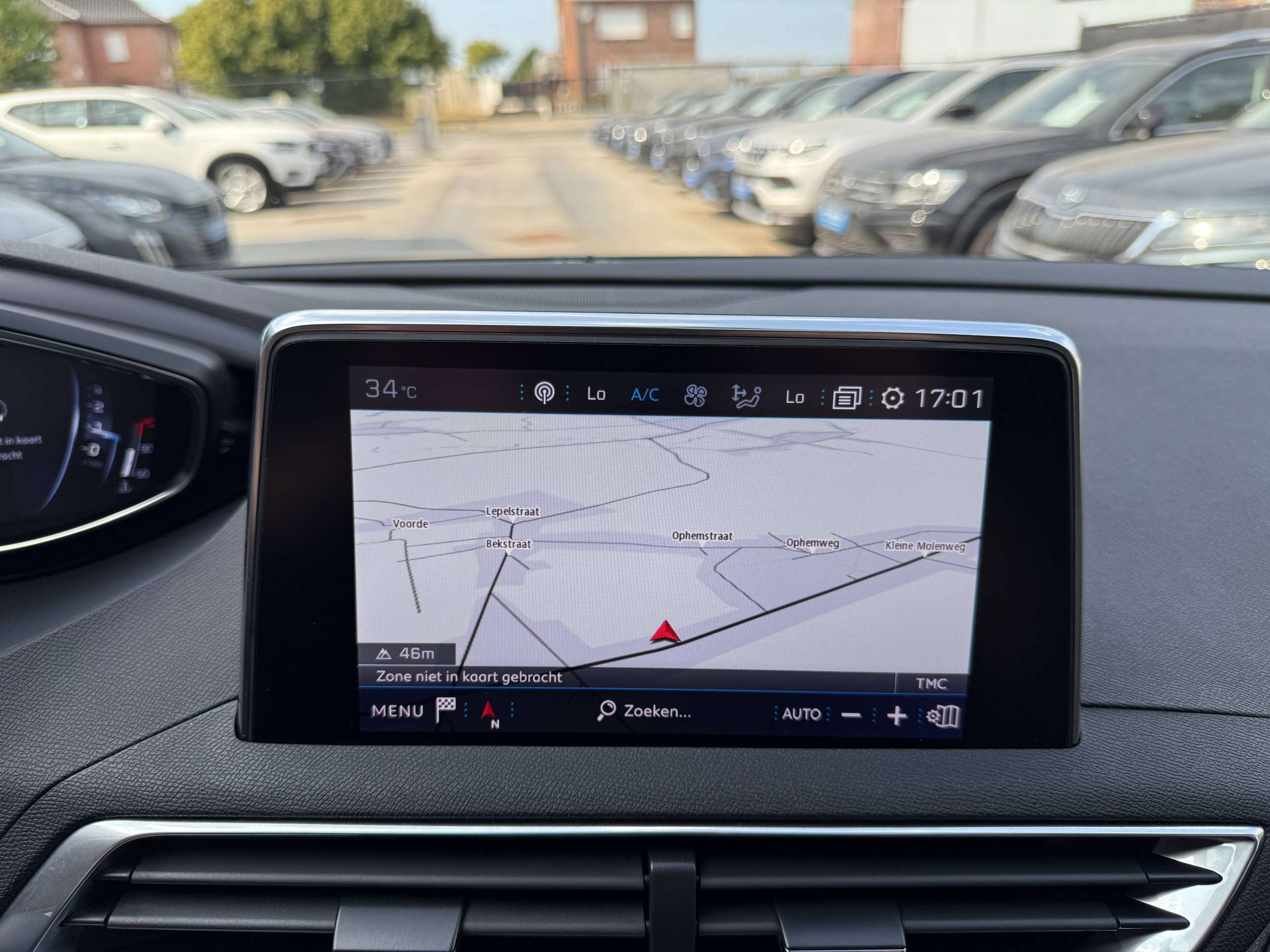 b2c9f817-d956-44fe-af53-dea655f642f919-peugeot-5008-1-2i-130pk-7-zetels-navigatie-zwart-leder-camera-carplay-pdc-led.jpg