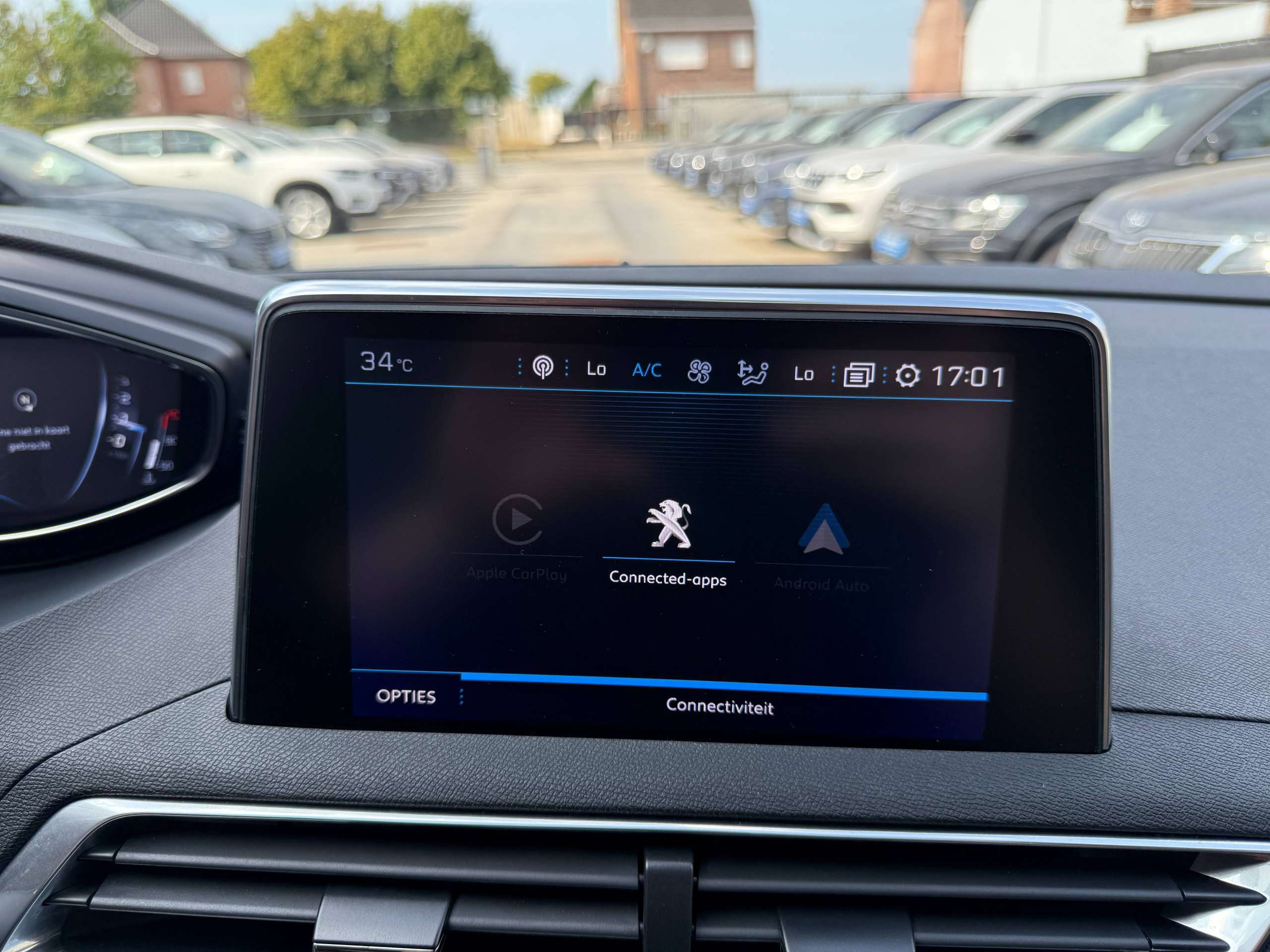 b2c9f817-d956-44fe-af53-dea655f642f922-peugeot-5008-1-2i-130pk-7-zetels-navigatie-zwart-leder-camera-carplay-pdc-led.jpg