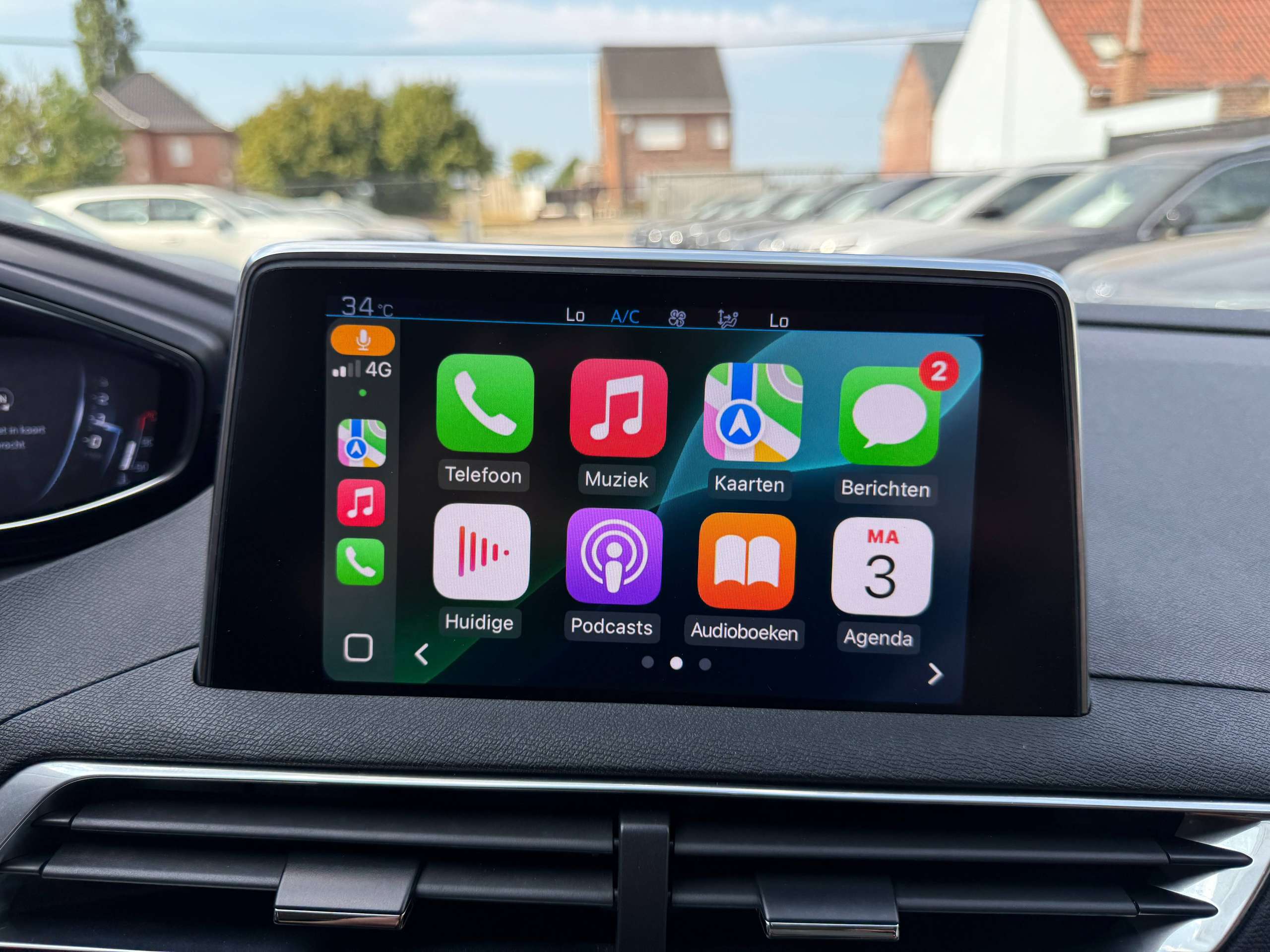 b2c9f817-d956-44fe-af53-dea655f642f925-peugeot-5008-1-2i-130pk-7-zetels-navigatie-zwart-leder-camera-carplay-pdc-led.jpg