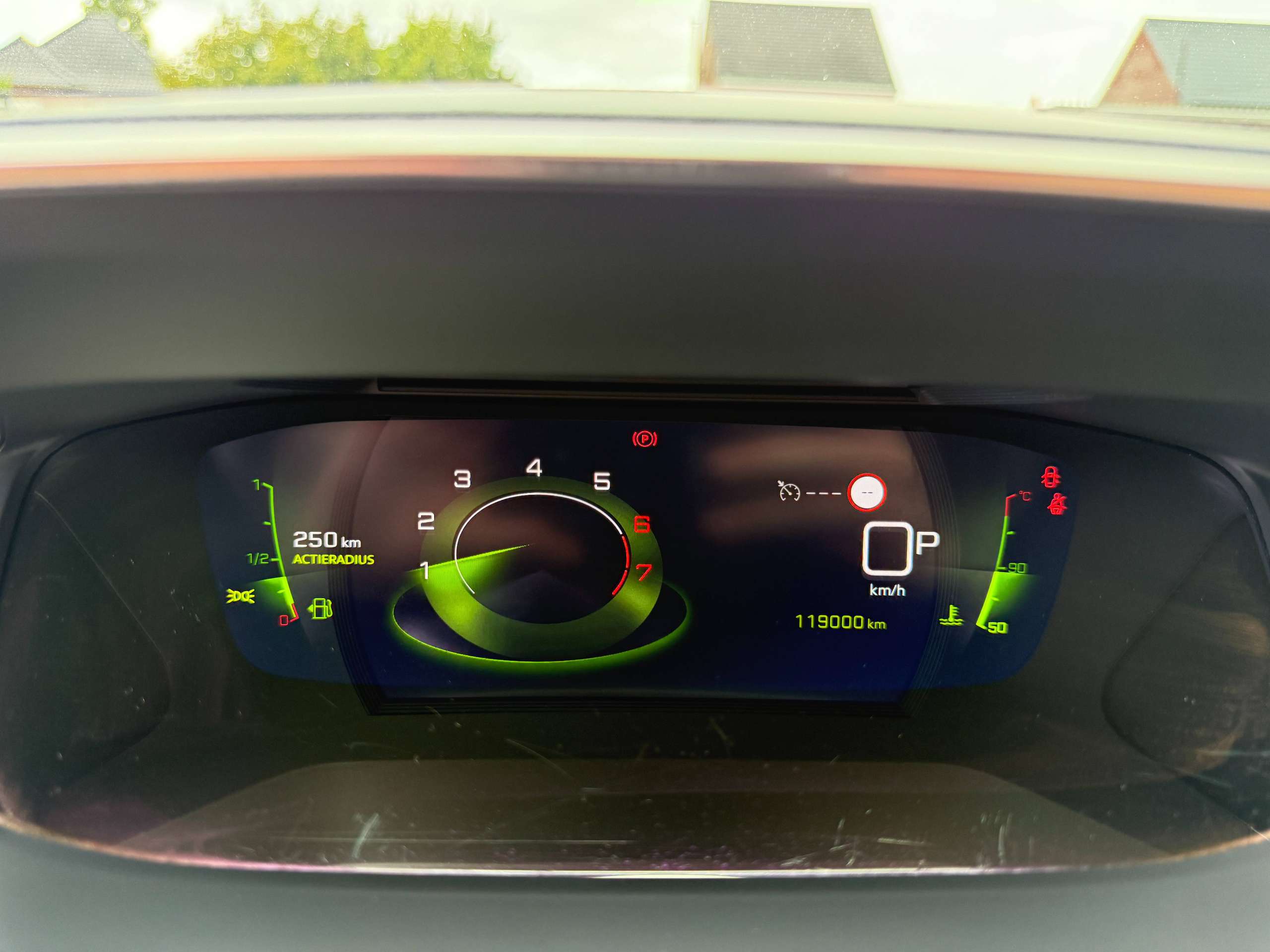 b4b4897b-30e5-4cf3-ab52-381f0da727b919-peugeot-2008-1-2i-130pk-automaat-allure-leder-virtual-camera-carplay-full-led-alu-pdc.jpg