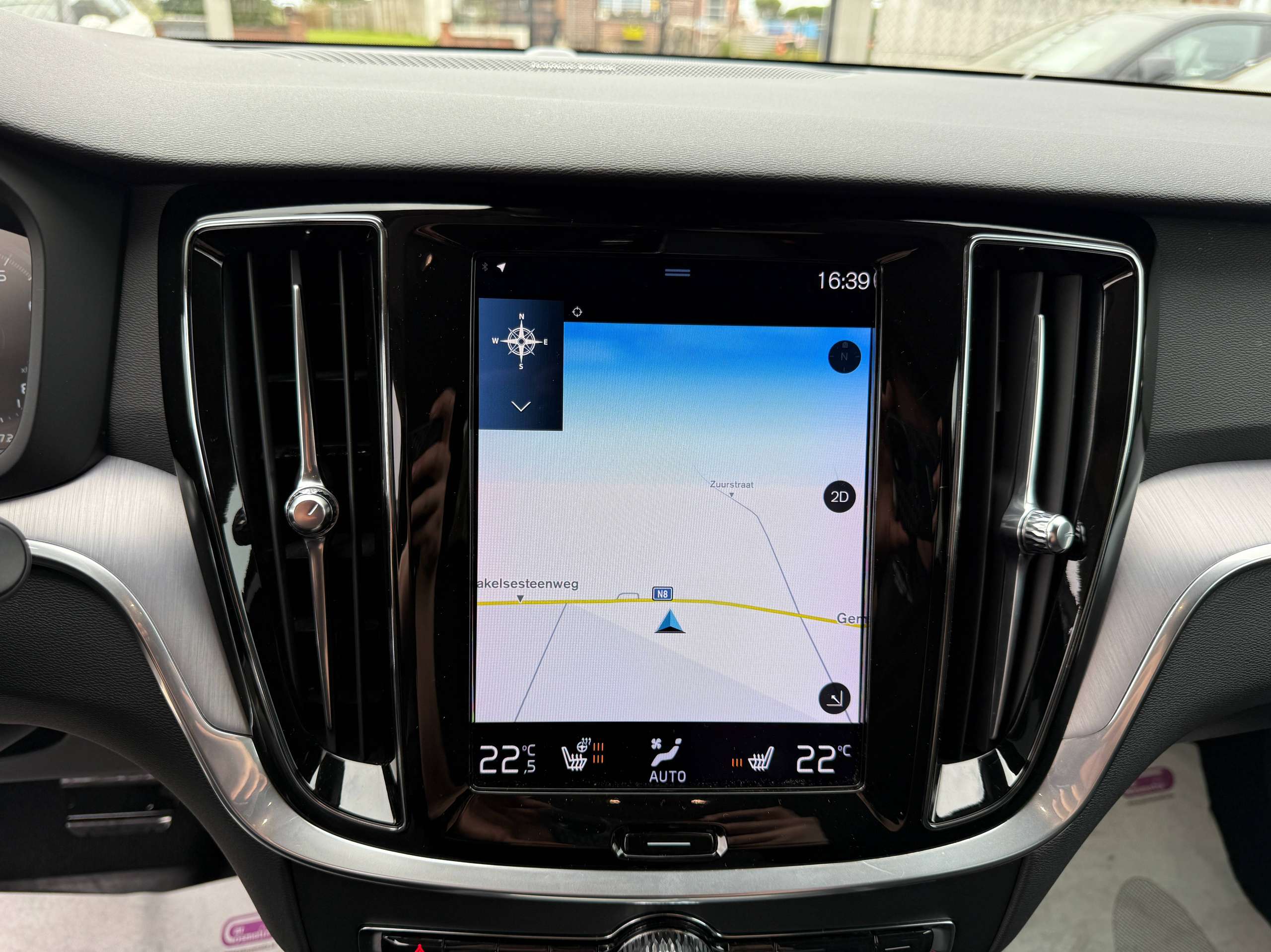 be73874b-9390-40ec-b034-1aa64ab1af5c20-volvo-v60-2-0-b3-automaat-navigatie-harman-kardon-camera-carplay-led.jpg