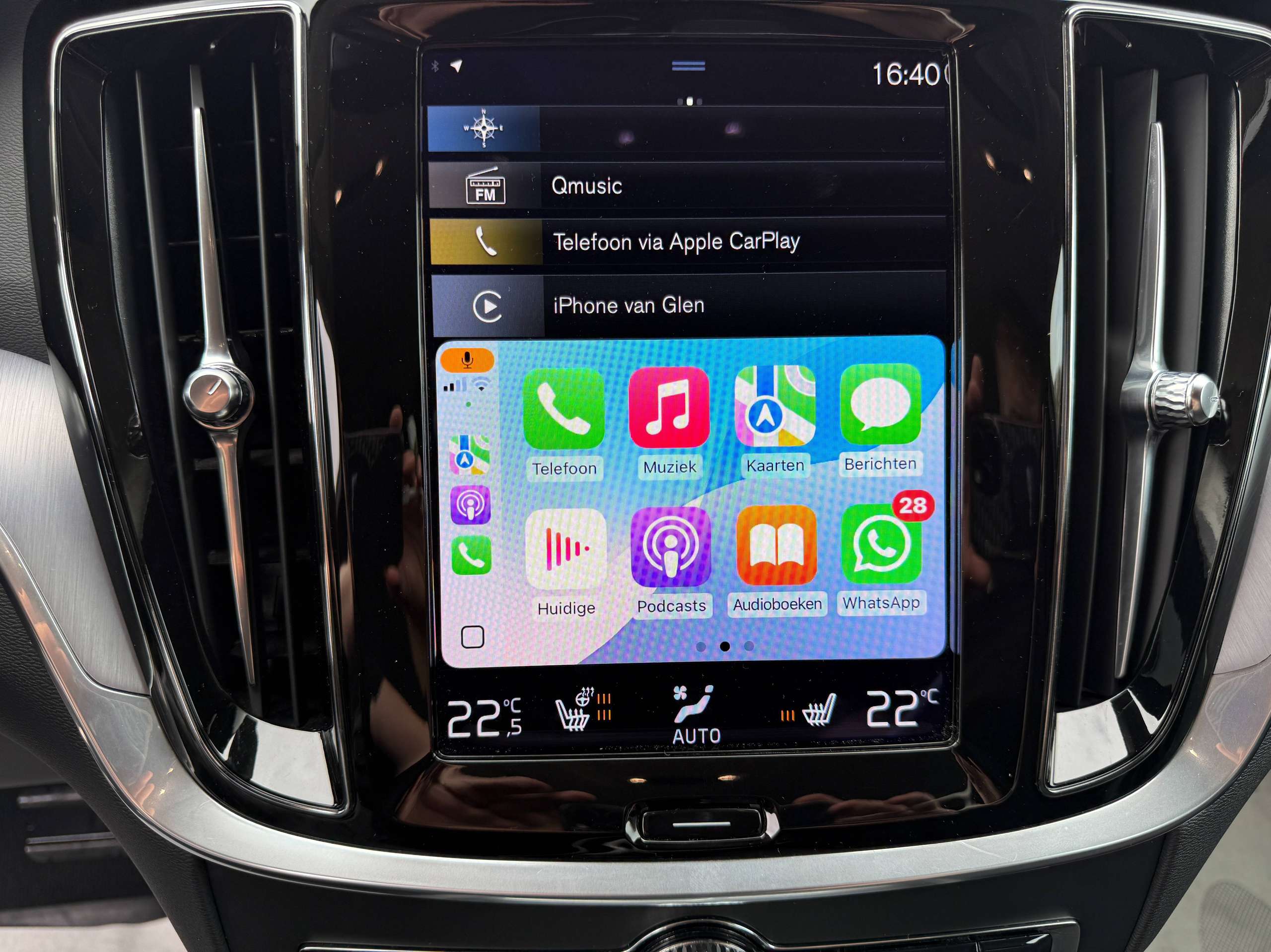 be73874b-9390-40ec-b034-1aa64ab1af5c25-volvo-v60-2-0-b3-automaat-navigatie-harman-kardon-camera-carplay-led.jpg