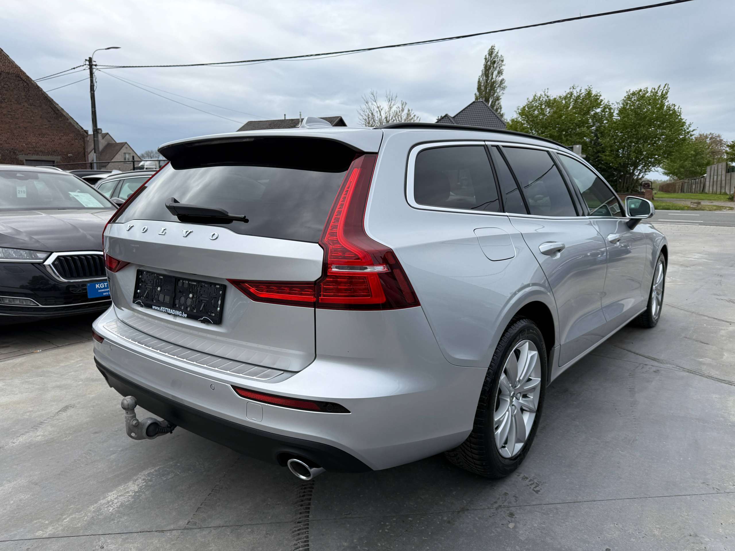 be73874b-9390-40ec-b034-1aa64ab1af5c5-volvo-v60-2-0-b3-automaat-navigatie-harman-kardon-camera-carplay-led.jpg
