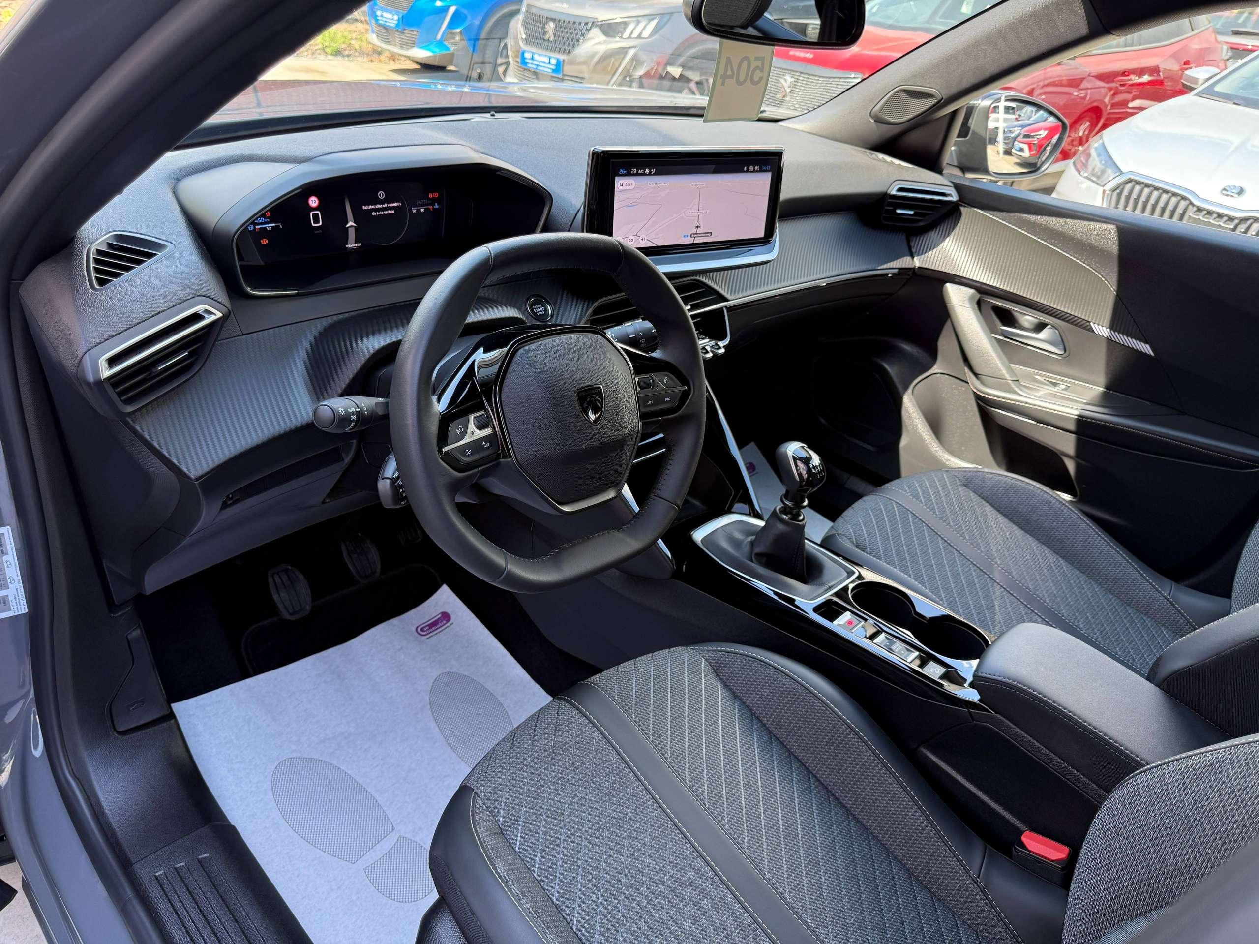 c300ce7e-4595-46cc-8f50-73641c52910b13-peugeot-2008-1-2i-turbo-allure-navigatie-full-led-carplay-leder-bluetooth-dab-alu.jpg