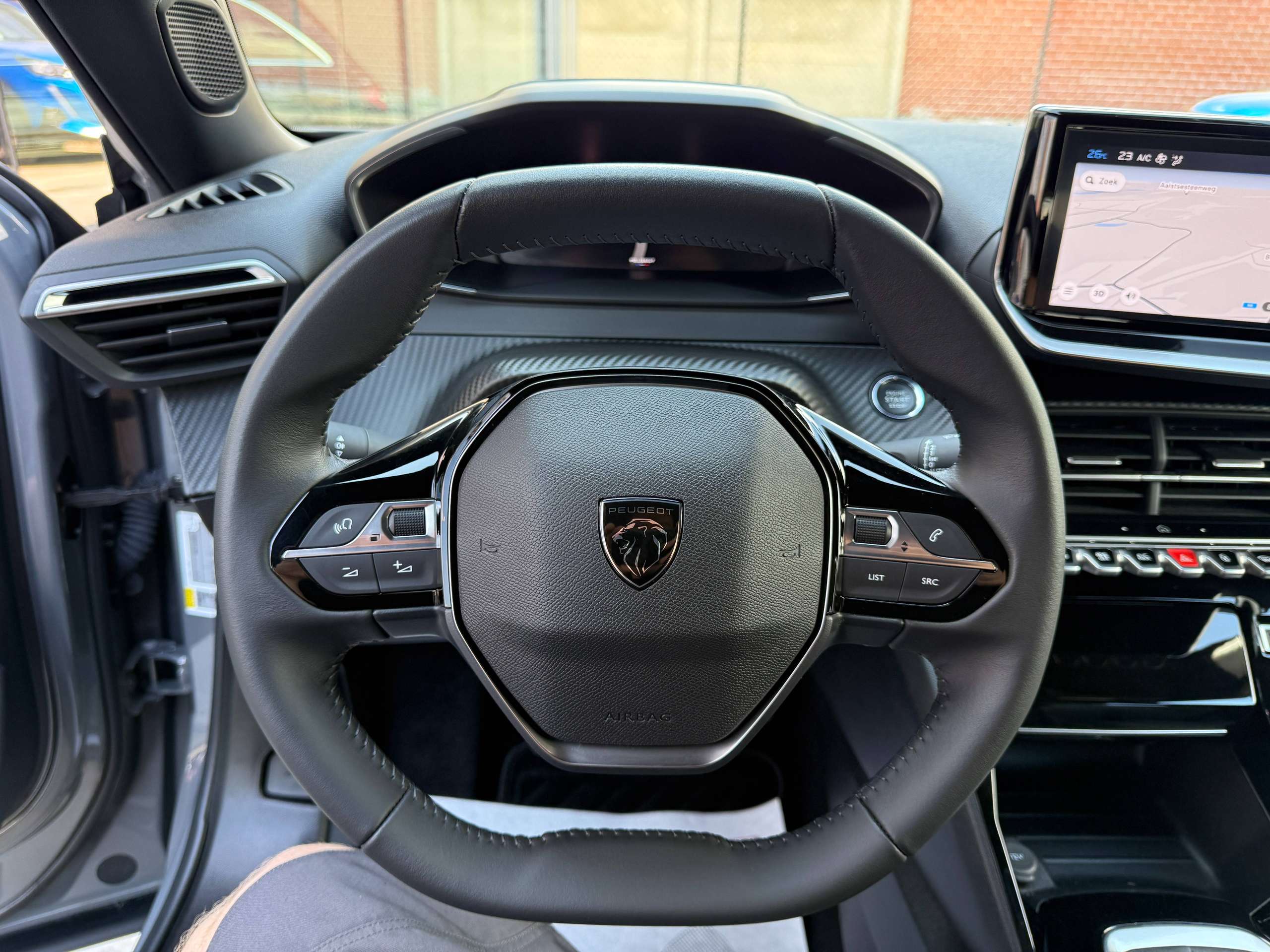 c300ce7e-4595-46cc-8f50-73641c52910b18-peugeot-2008-1-2i-turbo-allure-navigatie-full-led-carplay-leder-bluetooth-dab-alu.jpg