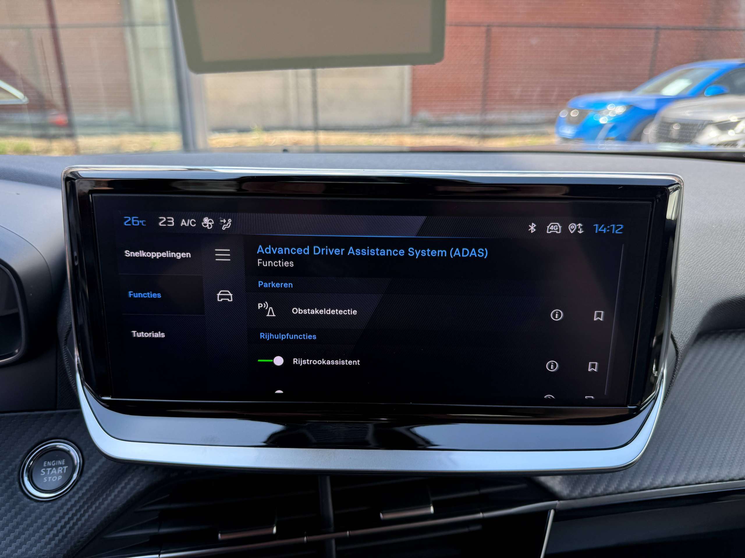c300ce7e-4595-46cc-8f50-73641c52910b23-peugeot-2008-1-2i-turbo-allure-navigatie-full-led-carplay-leder-bluetooth-dab-alu.jpg