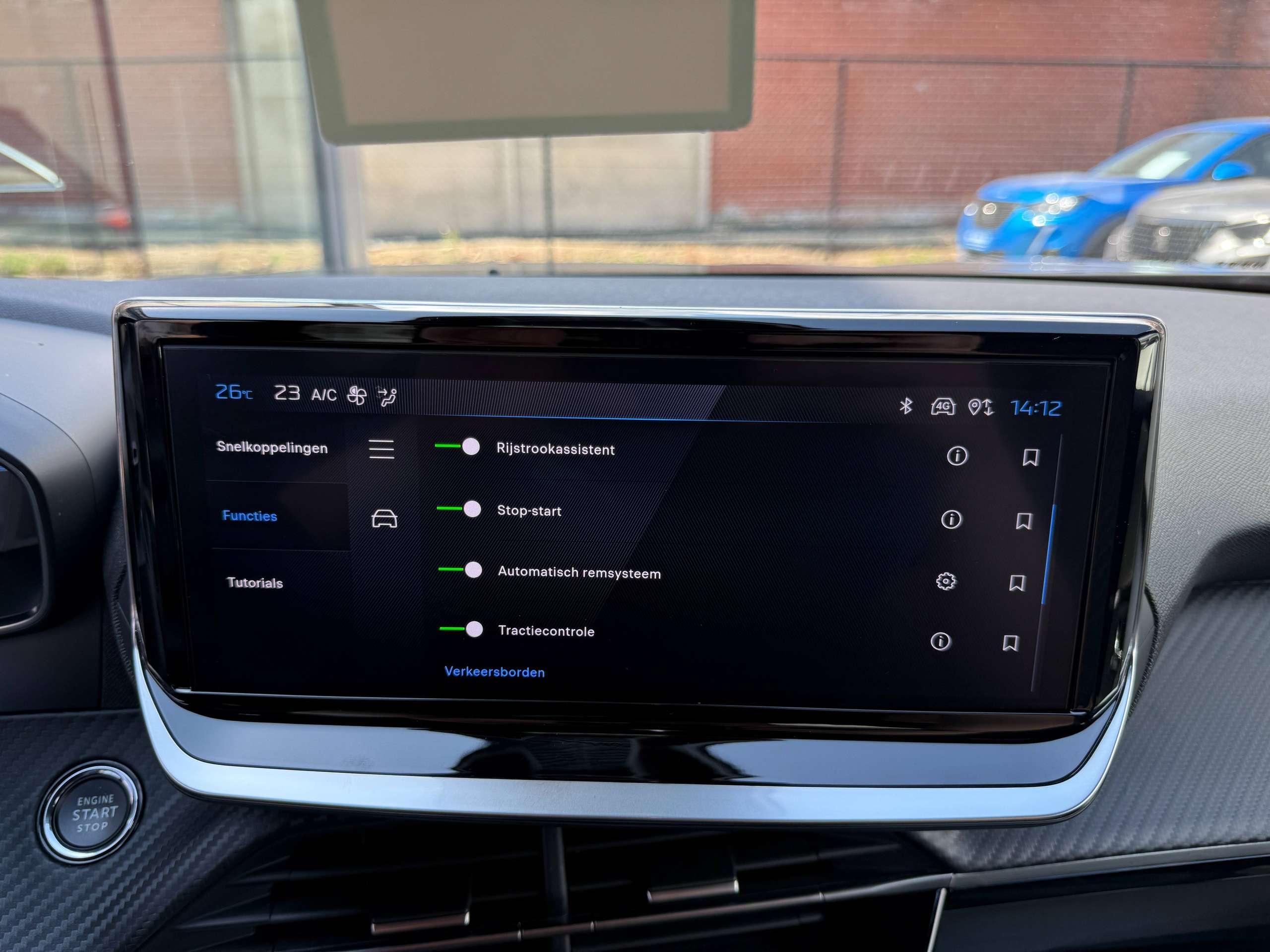 c300ce7e-4595-46cc-8f50-73641c52910b24-peugeot-2008-1-2i-turbo-allure-navigatie-full-led-carplay-leder-bluetooth-dab-alu.jpg