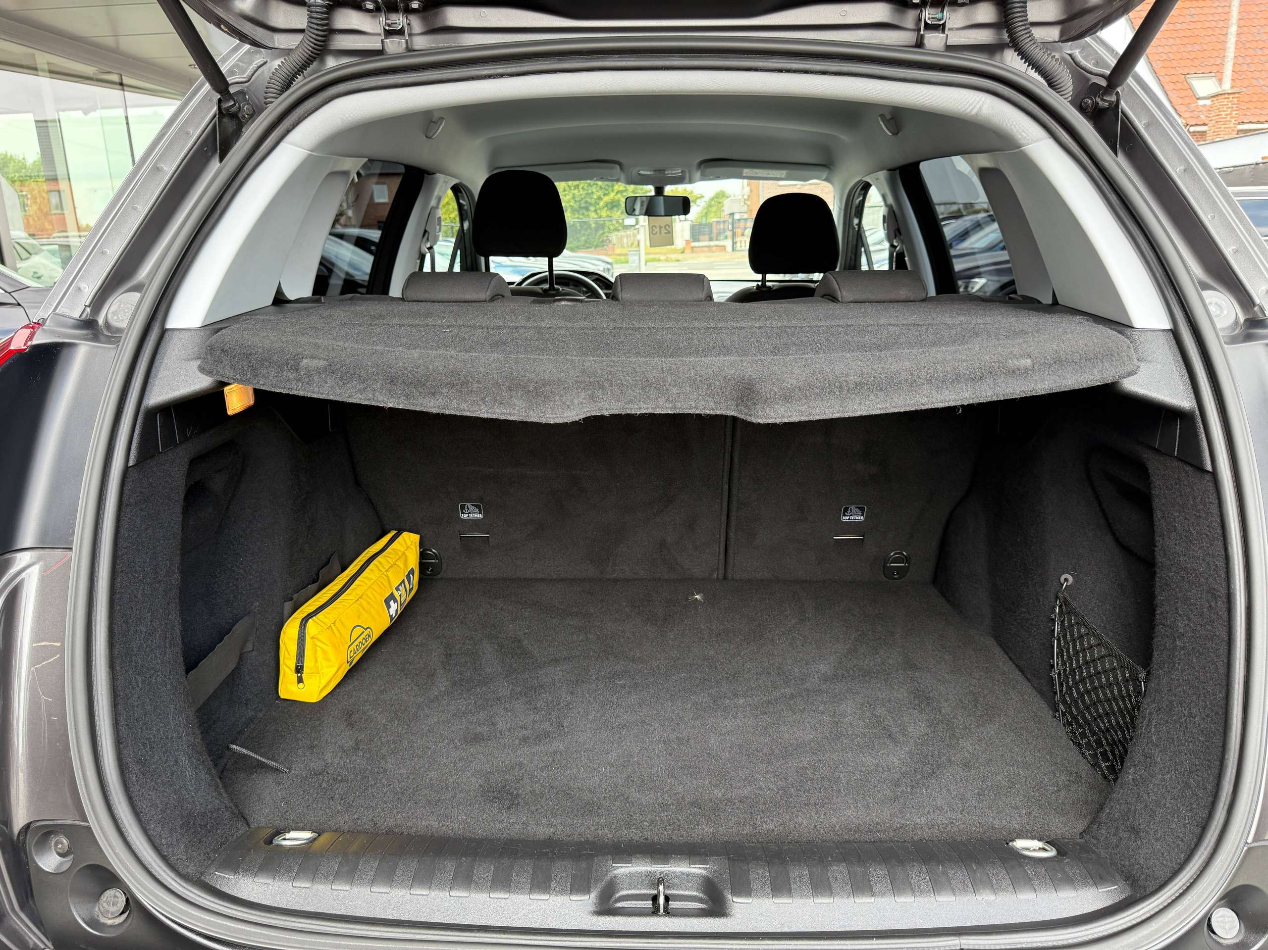 c651de54-3002-4d80-a272-4b9264bb7aeb16-peugeot-2008-1-2i-82pk-facelift-bluetooth-zetelverwarming-airco-carpass.jpg