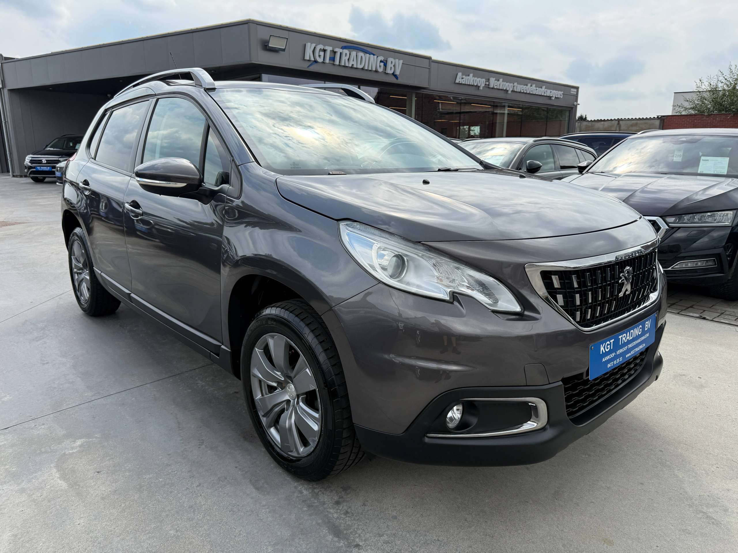 c651de54-3002-4d80-a272-4b9264bb7aeb3-peugeot-2008-1-2i-82pk-facelift-bluetooth-zetelverwarming-airco-carpass.jpg