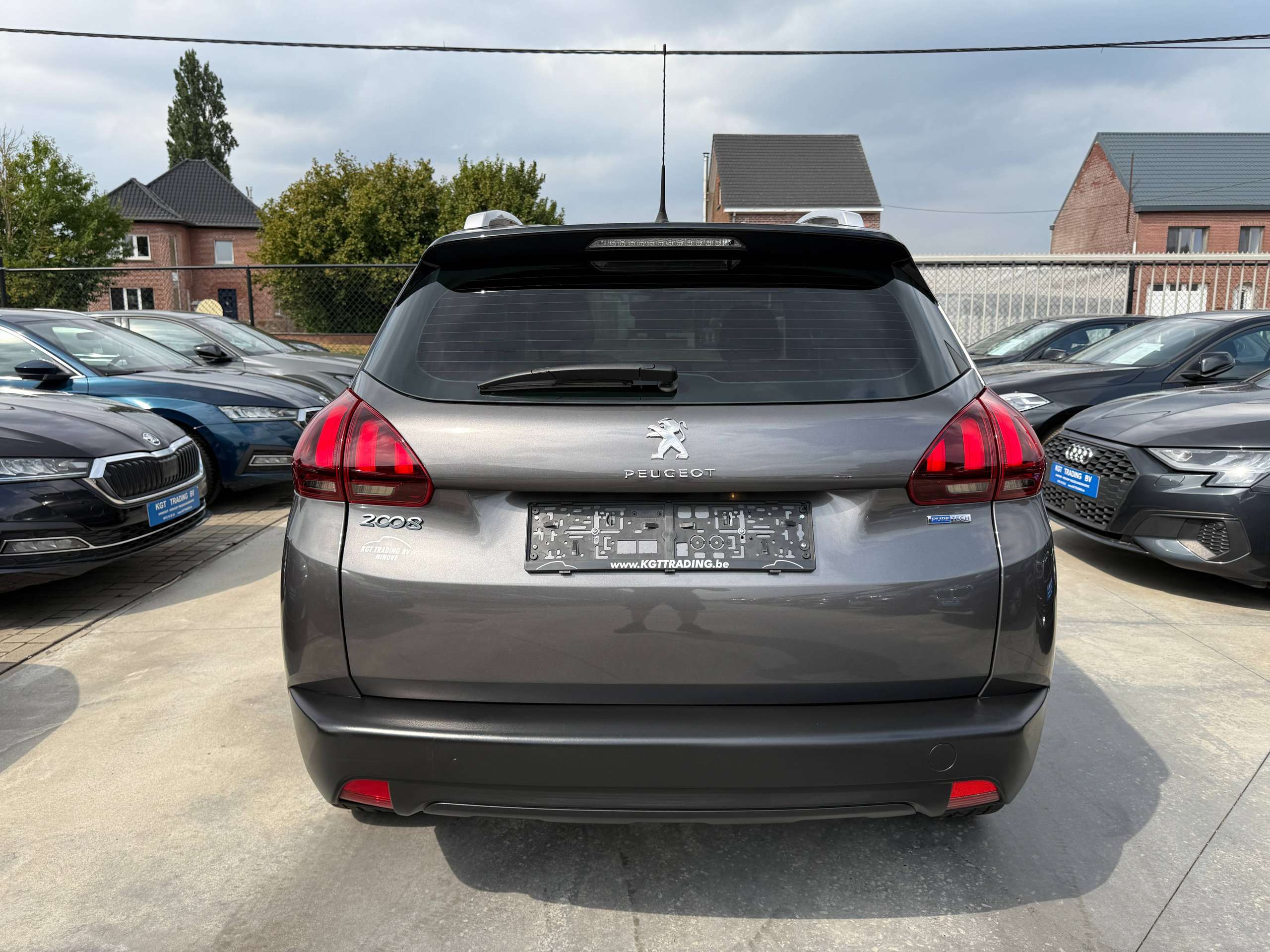 c651de54-3002-4d80-a272-4b9264bb7aeb6-peugeot-2008-1-2i-82pk-facelift-bluetooth-zetelverwarming-airco-carpass.jpg