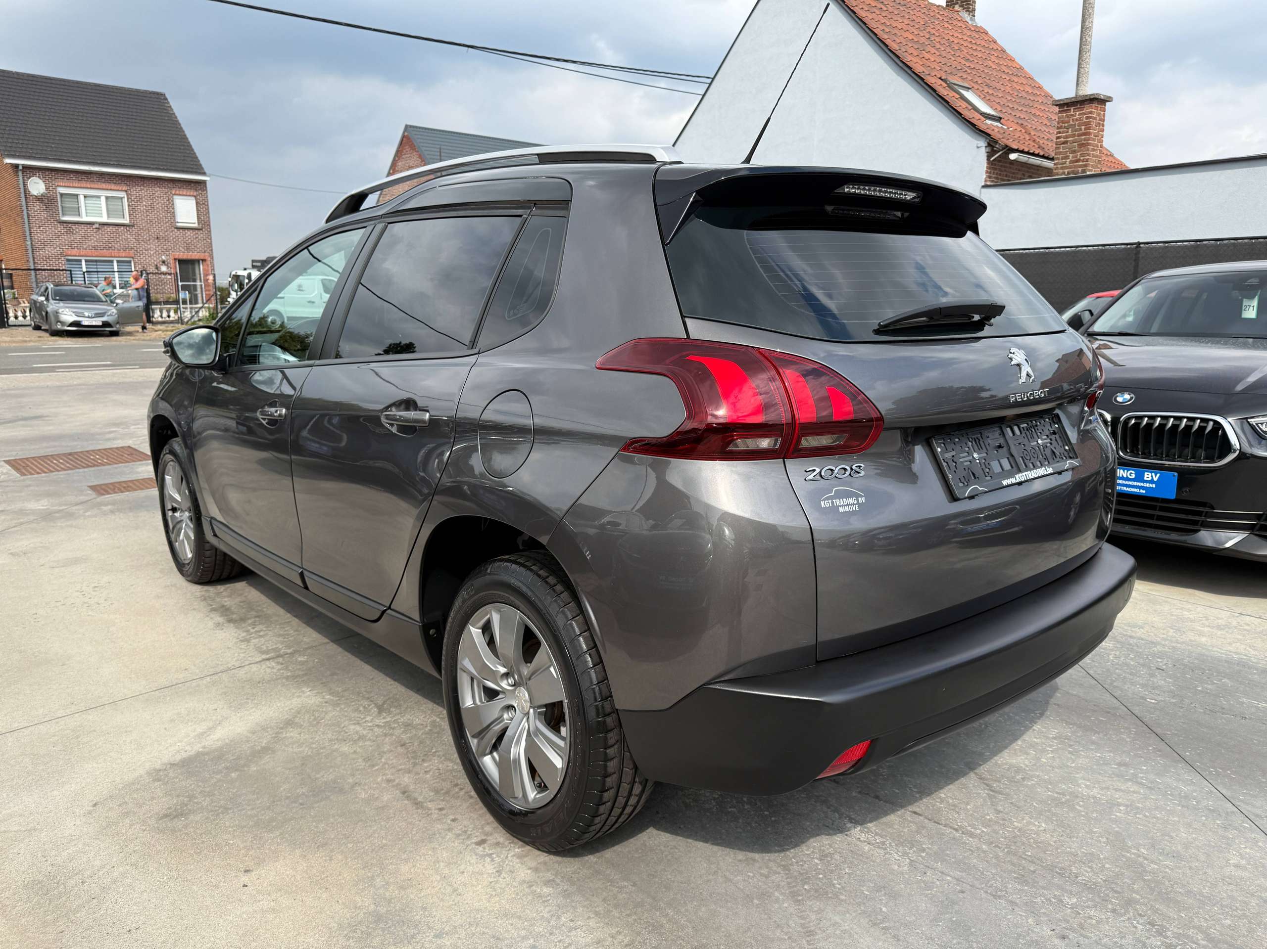 c651de54-3002-4d80-a272-4b9264bb7aeb7-peugeot-2008-1-2i-82pk-facelift-bluetooth-zetelverwarming-airco-carpass.jpg