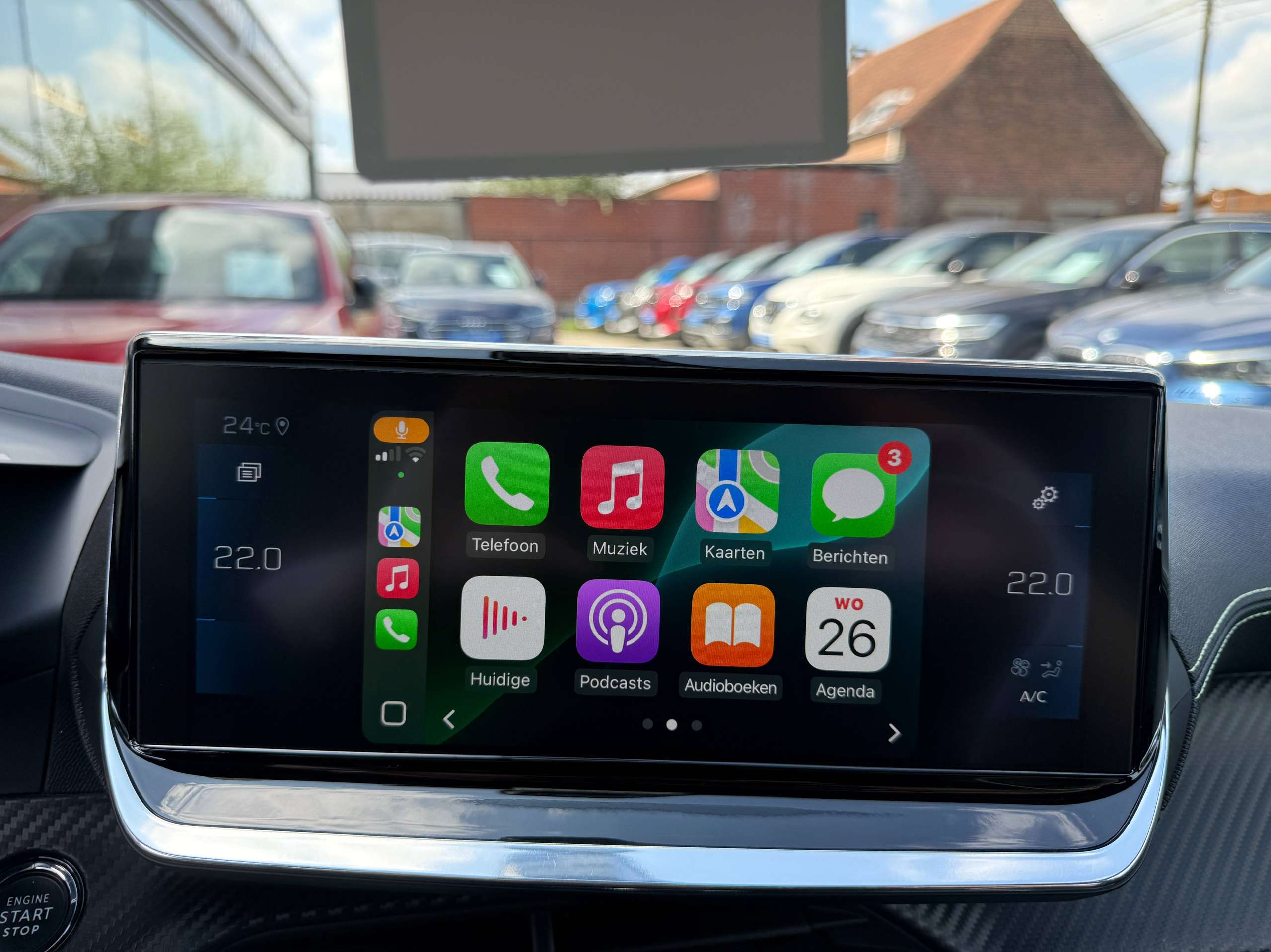 c9491344-4fb1-4bb2-a39b-32c7e371e1c428-peugeot-208-1-2i-101pk-gt-line-navigatie-leder-virtual-camera-carplay-pdc-full-led-alu.jpg
