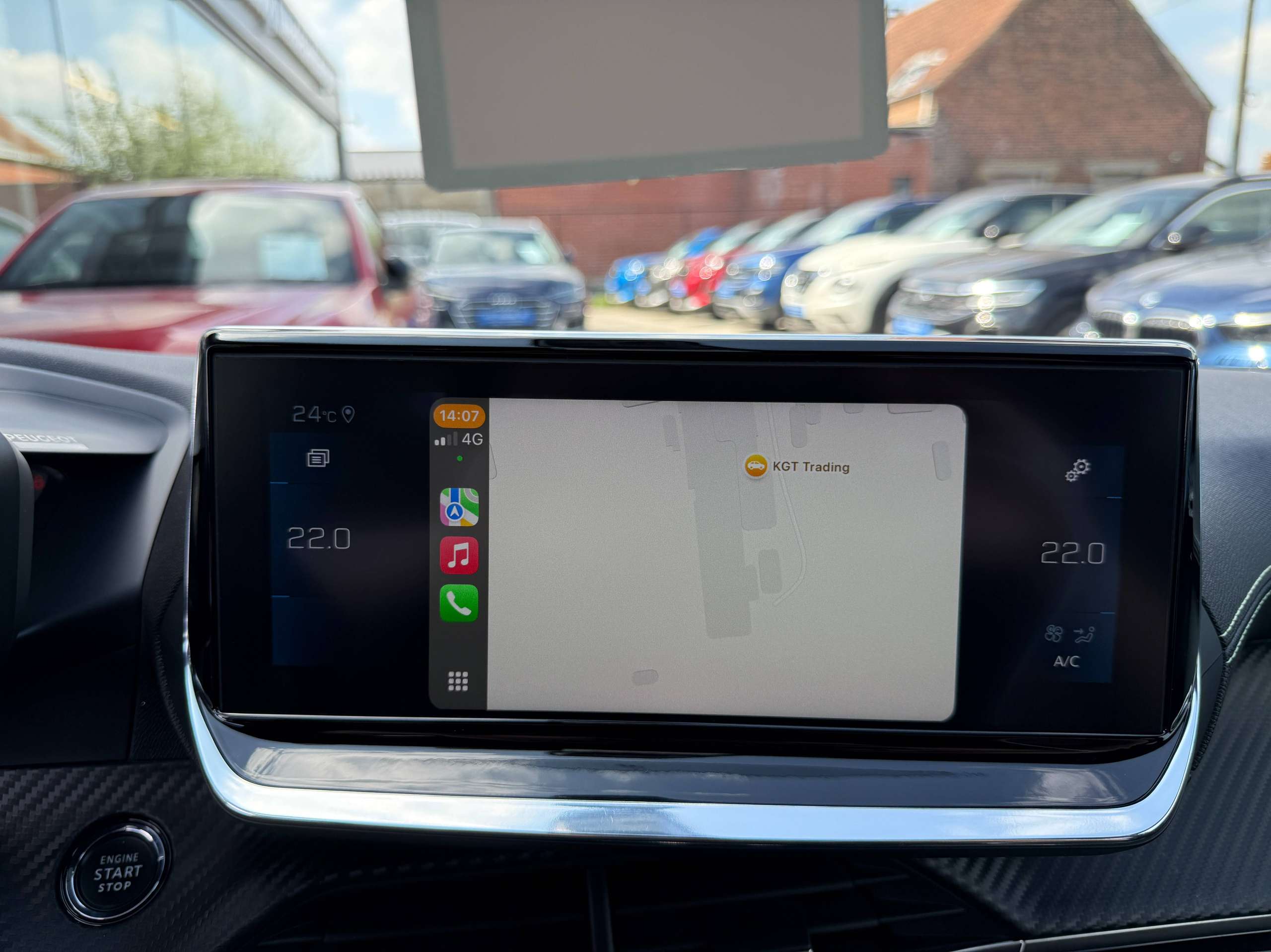 c9491344-4fb1-4bb2-a39b-32c7e371e1c429-peugeot-208-1-2i-101pk-gt-line-navigatie-leder-virtual-camera-carplay-pdc-full-led-alu.jpg