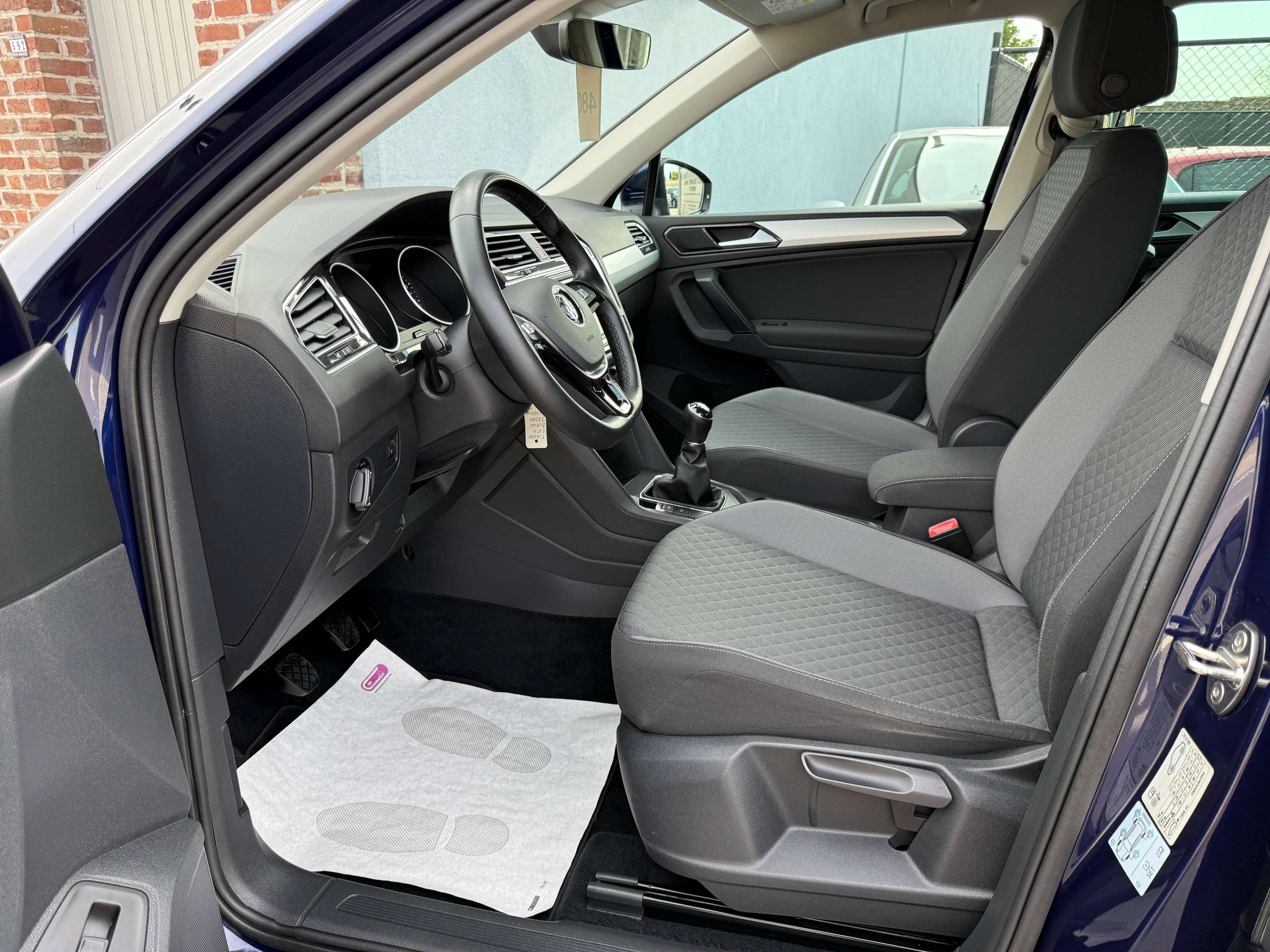 cdec456c-ed52-4a73-af94-2f690b1fb30812-volkswagen-tiguan-1-4-tsi-150pk-bluetooth-adaptieve-cruise-airco-pdc-va-carpass.jpg