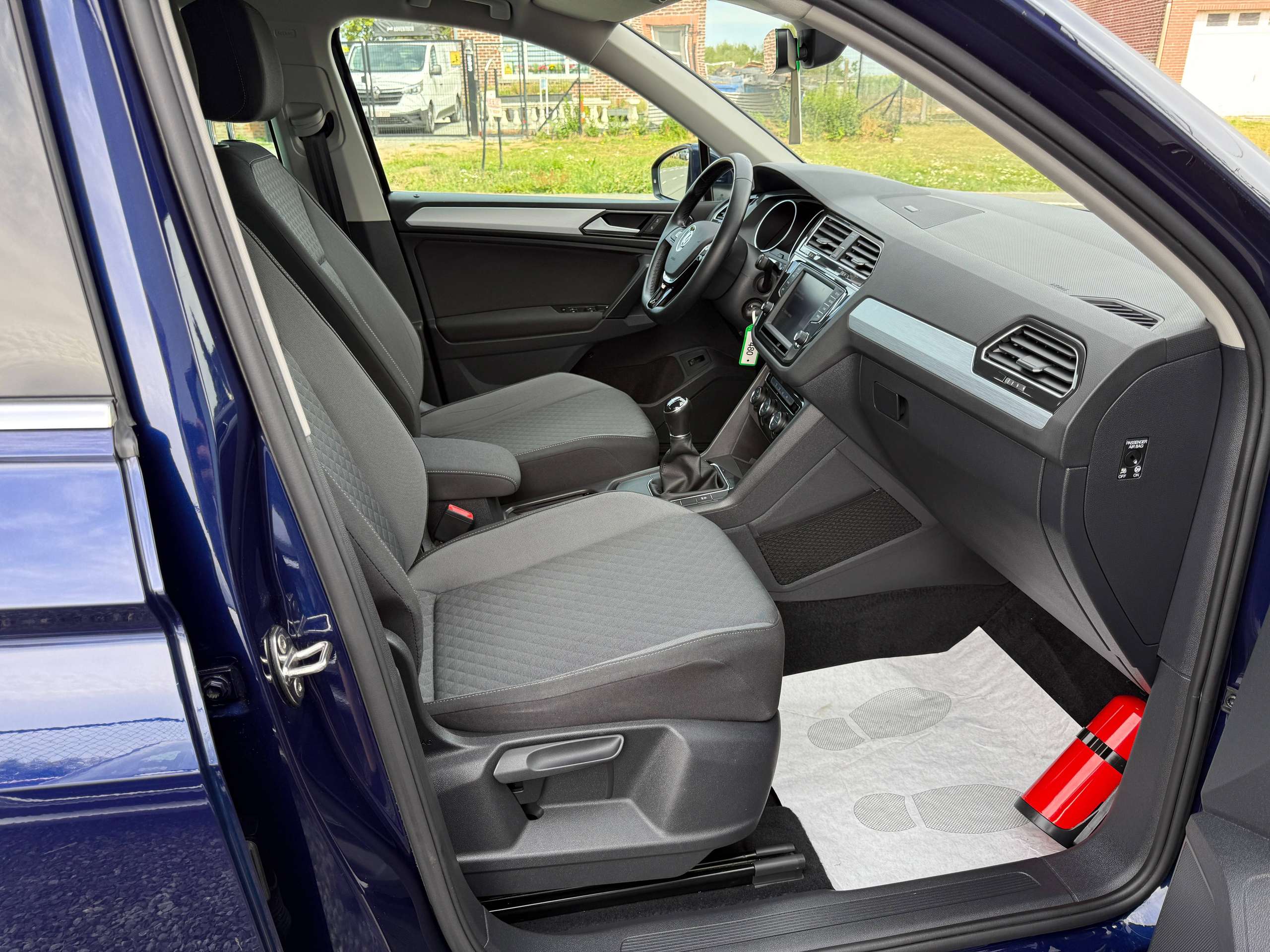 cdec456c-ed52-4a73-af94-2f690b1fb30824-volkswagen-tiguan-1-4-tsi-150pk-bluetooth-adaptieve-cruise-airco-pdc-va-carpass.jpg