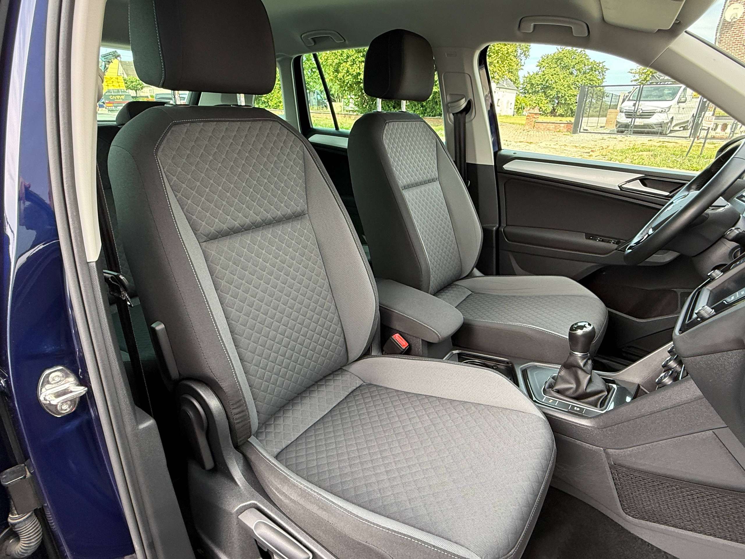 cdec456c-ed52-4a73-af94-2f690b1fb30826-volkswagen-tiguan-1-4-tsi-150pk-bluetooth-adaptieve-cruise-airco-pdc-va-carpass.jpg