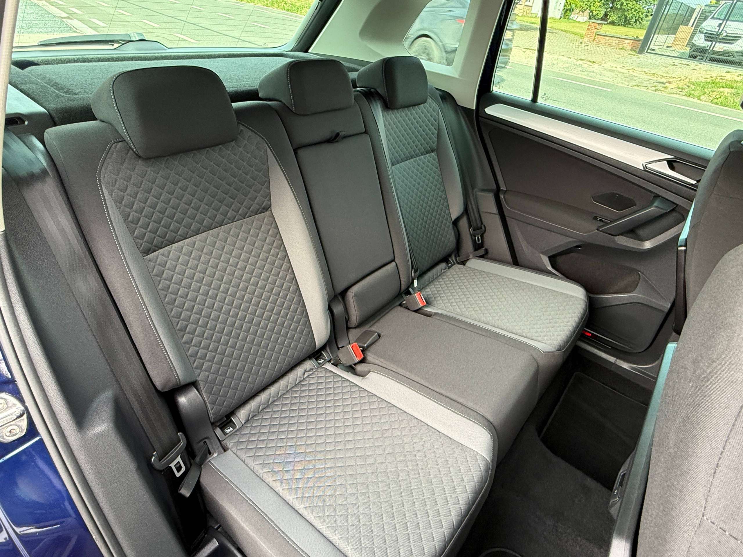 cdec456c-ed52-4a73-af94-2f690b1fb30827-volkswagen-tiguan-1-4-tsi-150pk-bluetooth-adaptieve-cruise-airco-pdc-va-carpass.jpg