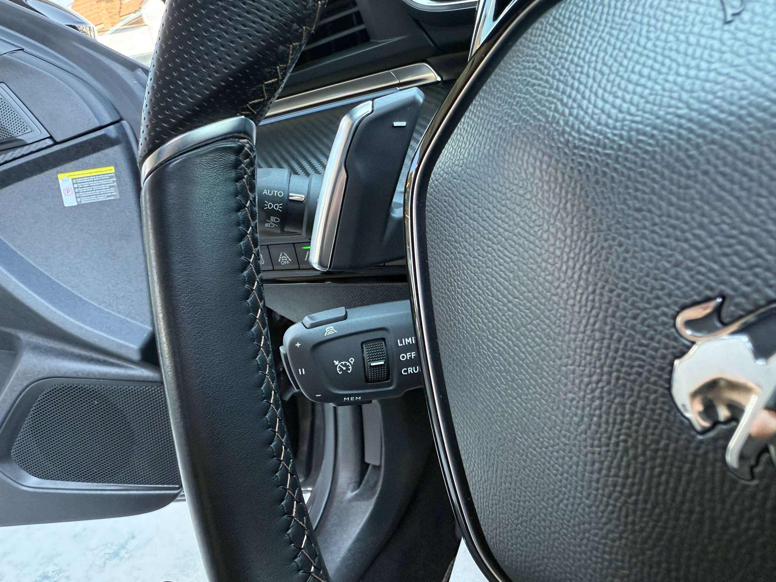 d5f119e5-7ee1-420d-9f89-679739ef127b23-peugeot-508-sw-1-6i-hybrid-gt-line-navi-leder-opendak-camera-massage-full-led.jpg