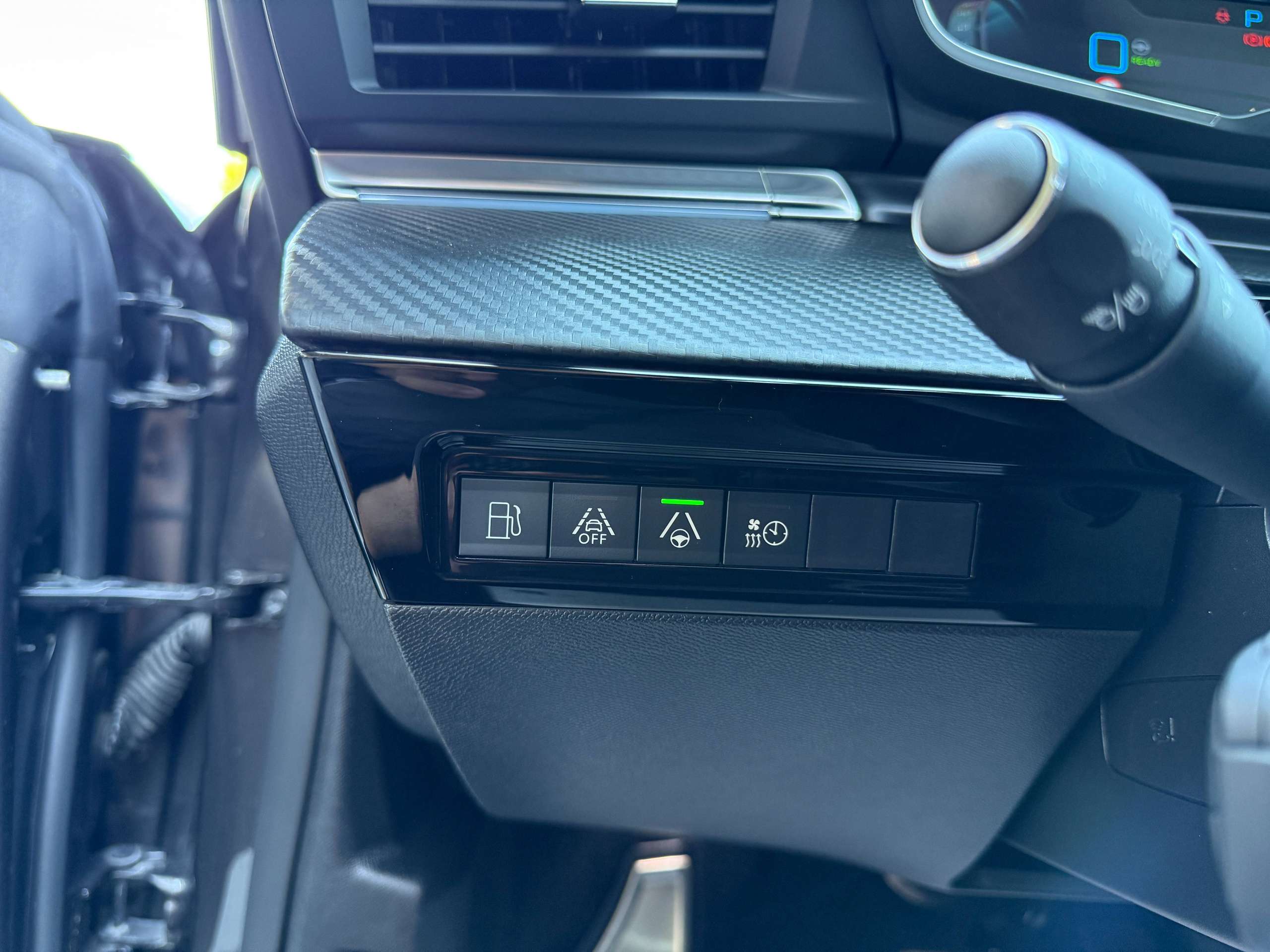 d5f119e5-7ee1-420d-9f89-679739ef127b24-peugeot-508-sw-1-6i-hybrid-gt-line-navi-leder-opendak-camera-massage-full-led.jpg