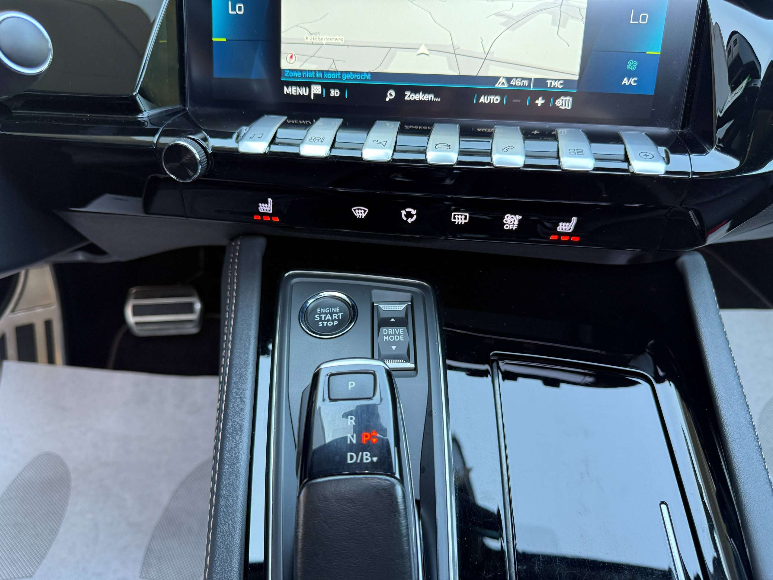 d5f119e5-7ee1-420d-9f89-679739ef127b26-peugeot-508-sw-1-6i-hybrid-gt-line-navi-leder-opendak-camera-massage-full-led.jpg