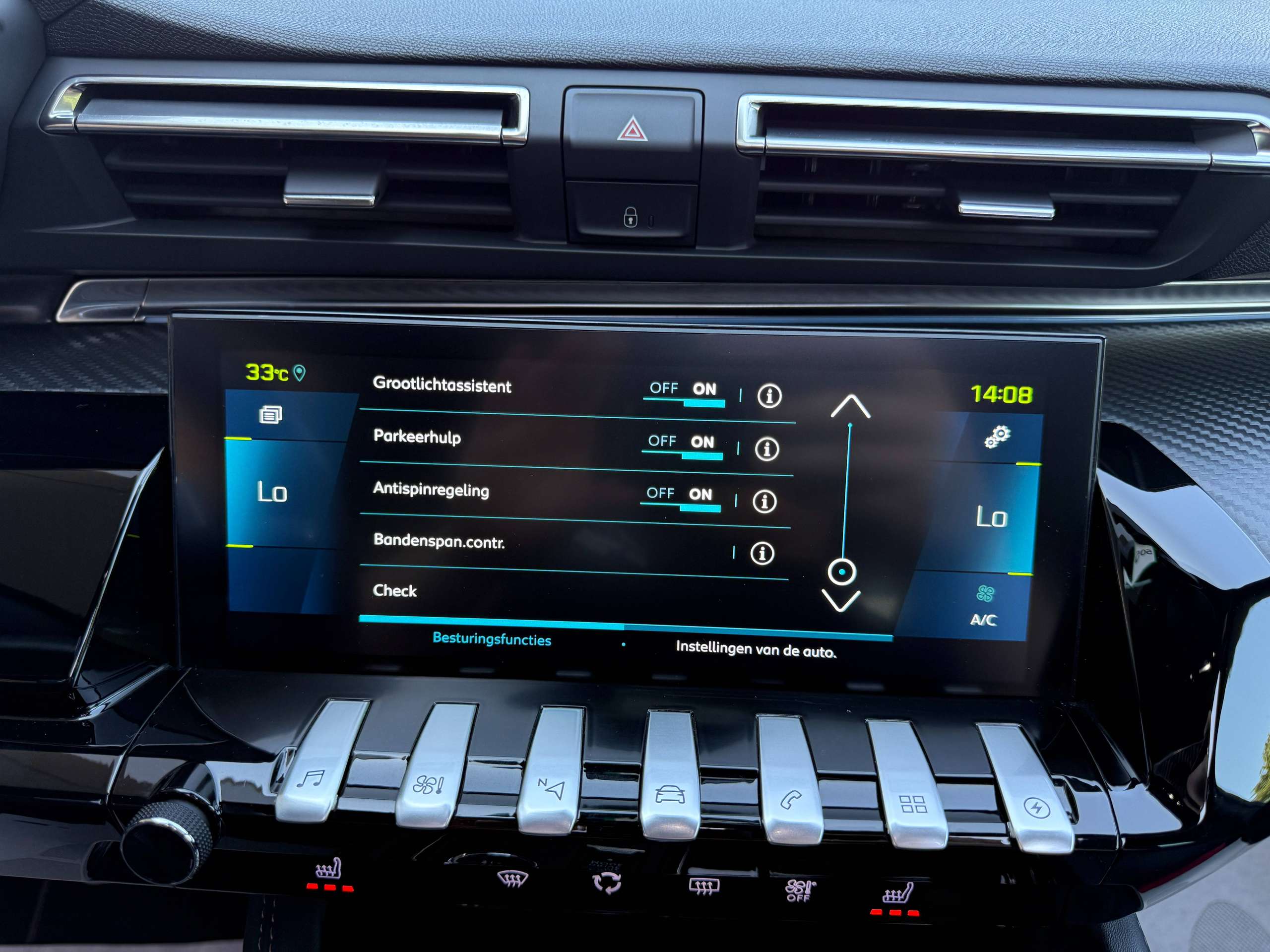 d5f119e5-7ee1-420d-9f89-679739ef127b27-peugeot-508-sw-1-6i-hybrid-gt-line-navi-leder-opendak-camera-massage-full-led.jpg