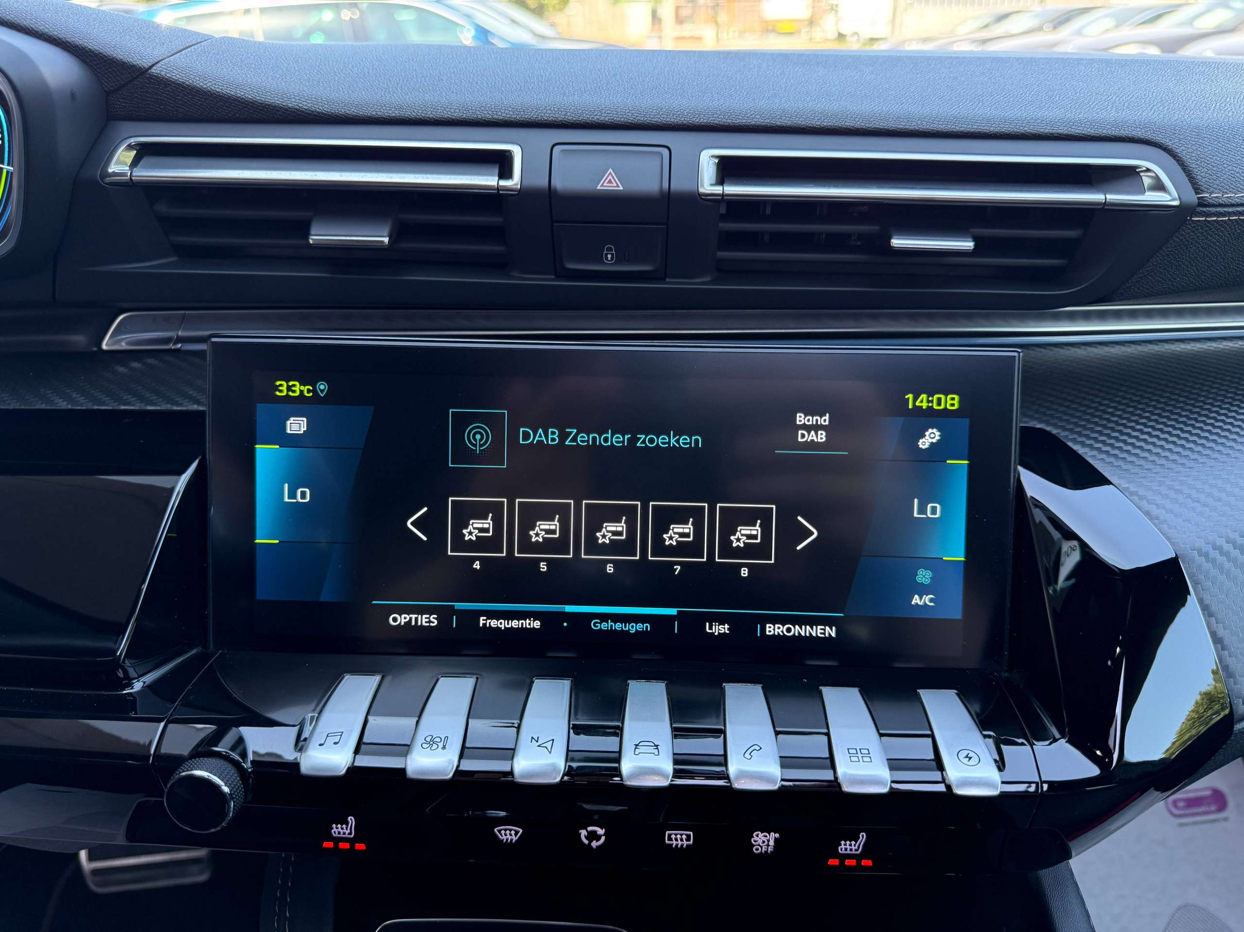 d5f119e5-7ee1-420d-9f89-679739ef127b28-peugeot-508-sw-1-6i-hybrid-gt-line-navi-leder-opendak-camera-massage-full-led.jpg