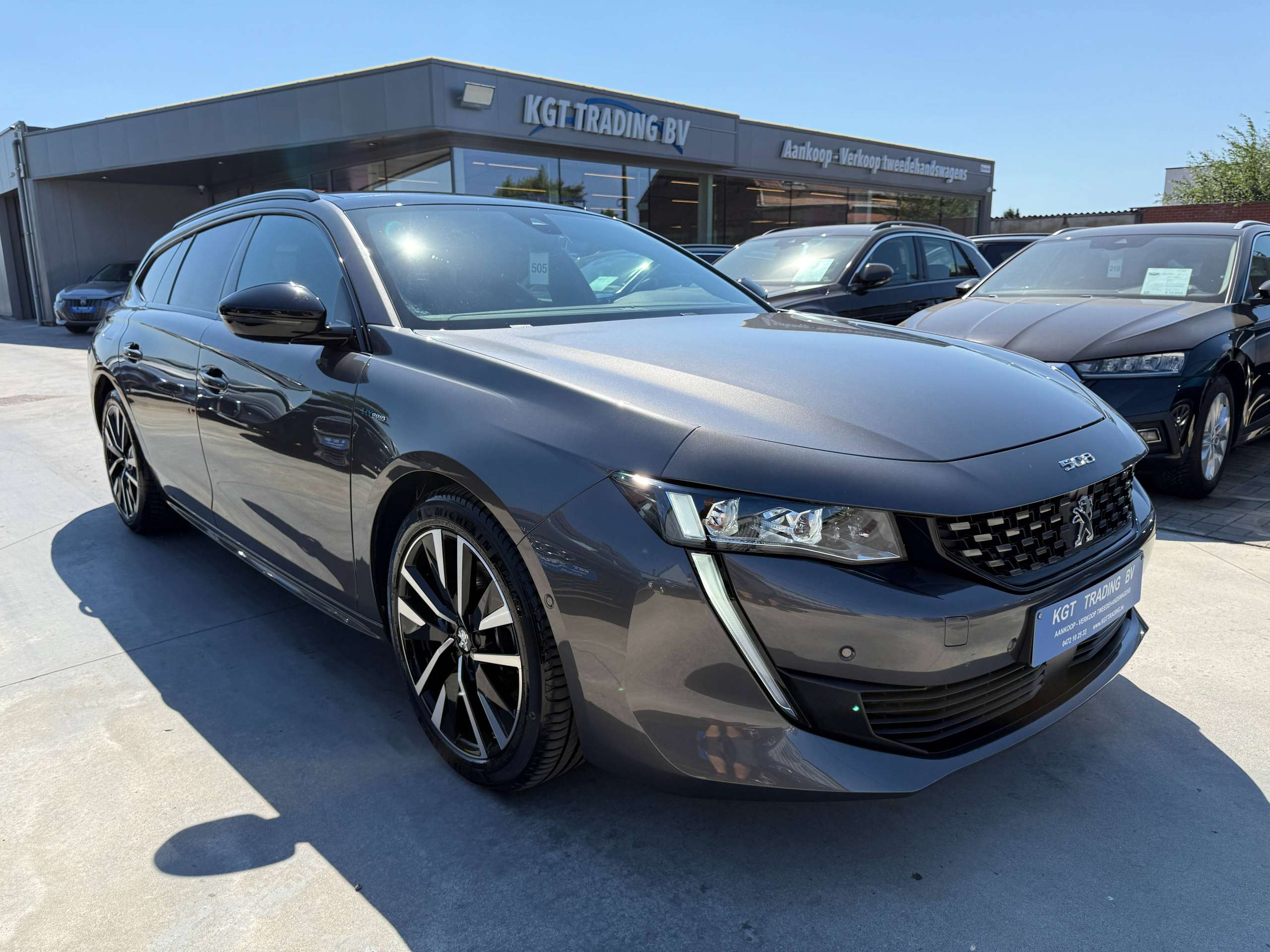 d5f119e5-7ee1-420d-9f89-679739ef127b3-peugeot-508-sw-1-6i-hybrid-gt-line-navi-leder-opendak-camera-massage-full-led.jpg
