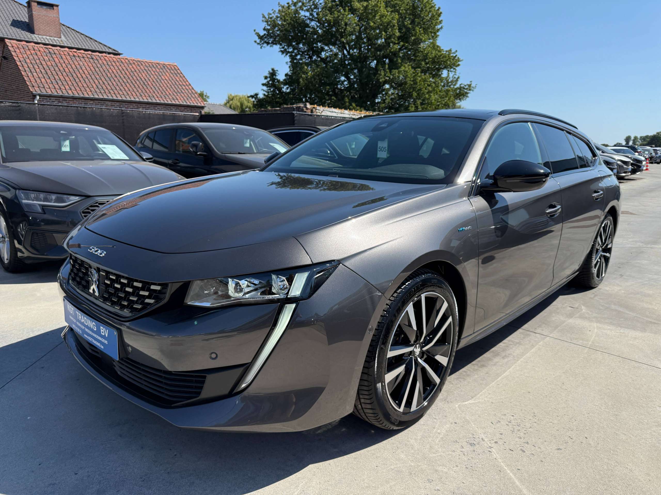 d5f119e5-7ee1-420d-9f89-679739ef127b9-peugeot-508-sw-1-6i-hybrid-gt-line-navi-leder-opendak-camera-massage-full-led.jpg