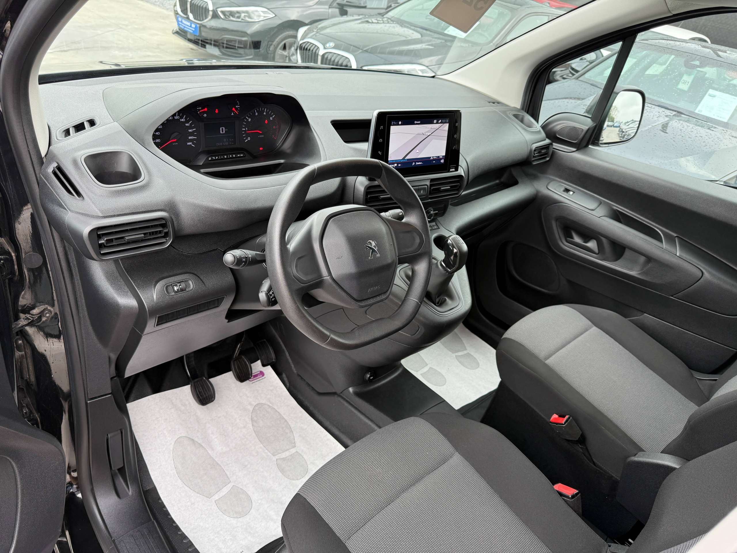 d6a4e0d0-9b1e-4253-aecd-c615d548bf1d13-peugeot-partner-1-5-bluehdi-navigatie-carplay-bluetooth-pdc-airco.jpg