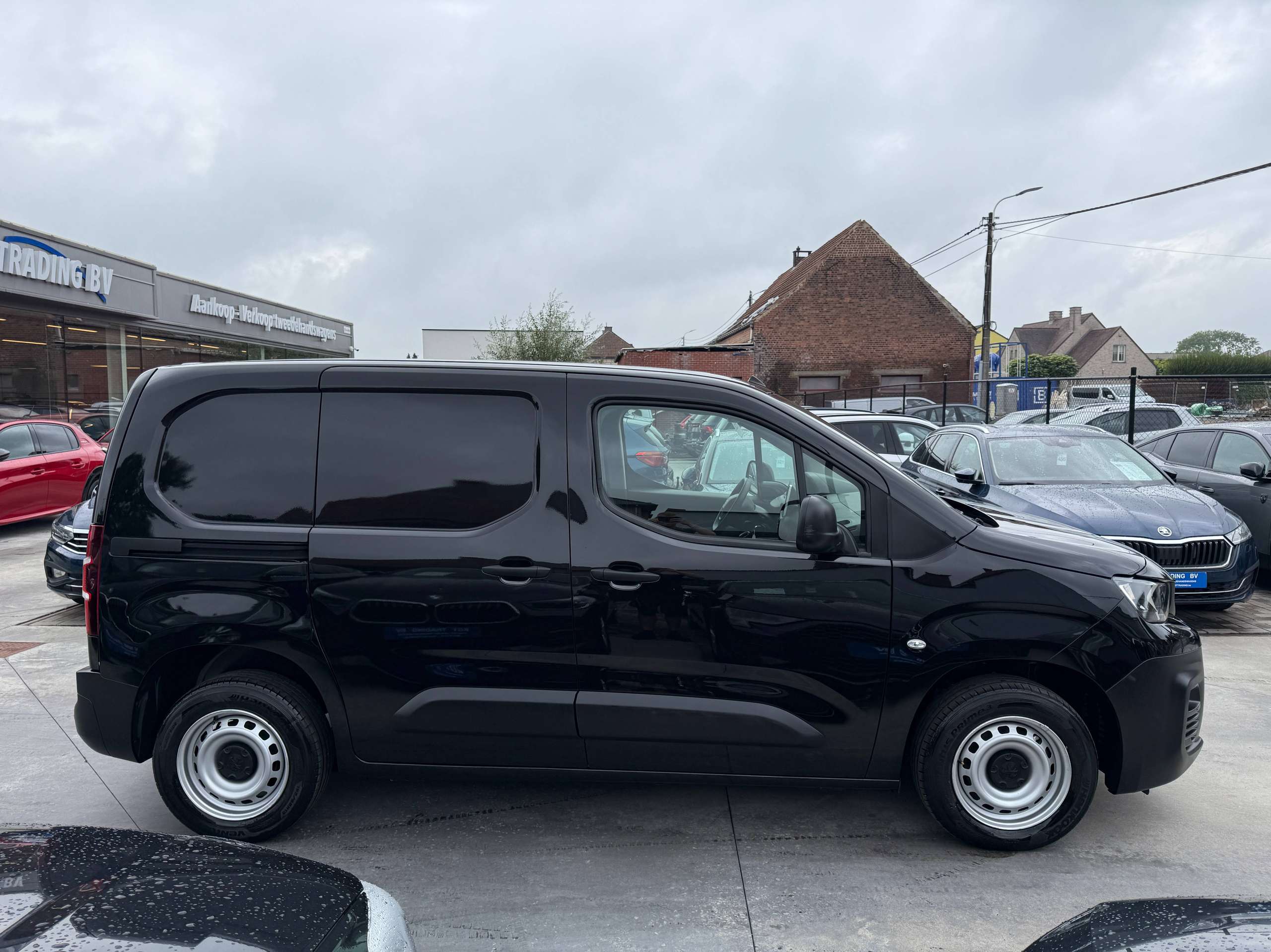 d6a4e0d0-9b1e-4253-aecd-c615d548bf1d4-peugeot-partner-1-5-bluehdi-navigatie-carplay-bluetooth-pdc-airco.jpg