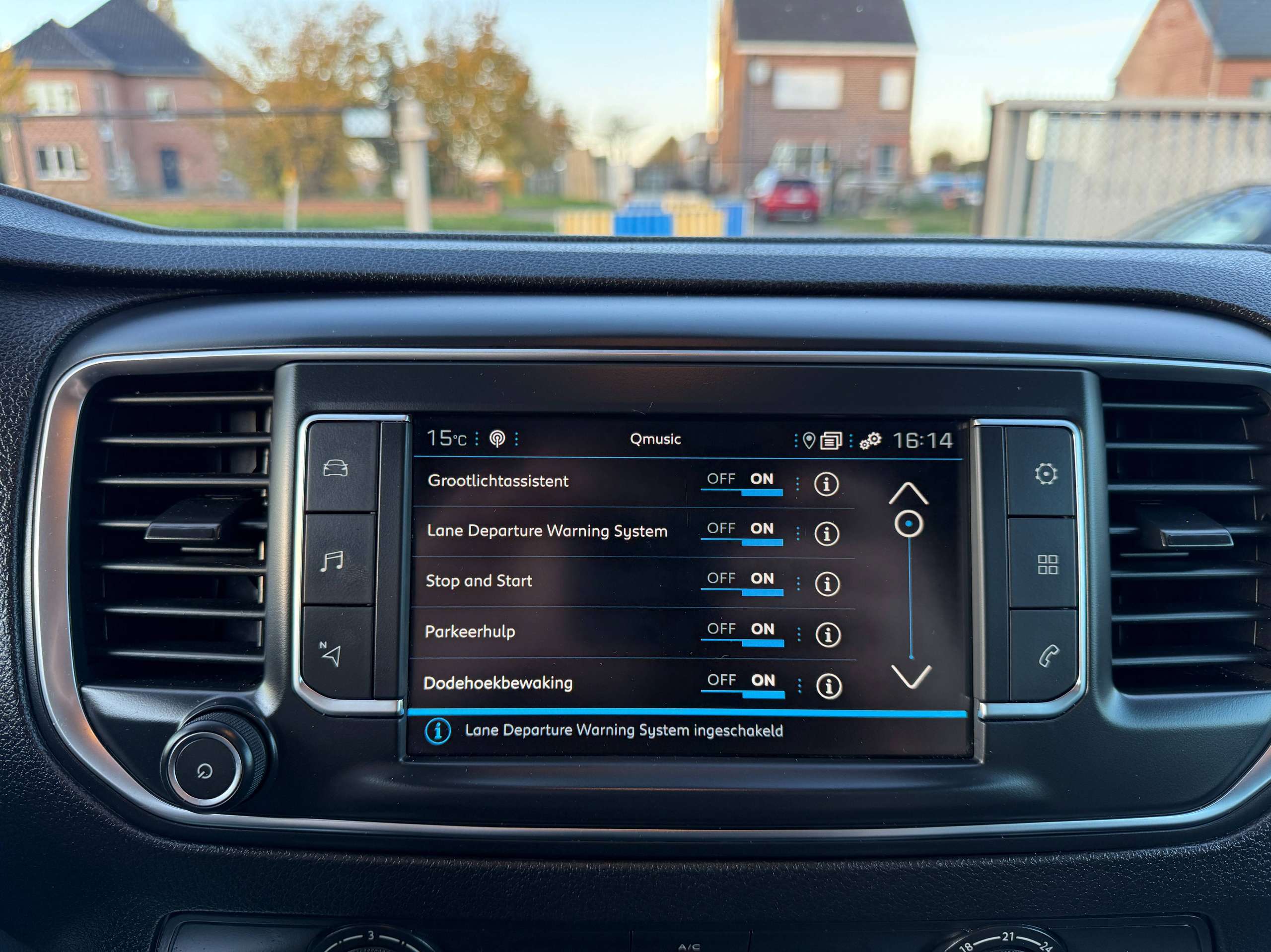 dc9720ce-d983-4e6c-8413-235c7c0df9d221-peugeot-expert-2-0-bluehdi-6-zit-automaat-navi-camera-carplay-pdc.jpg